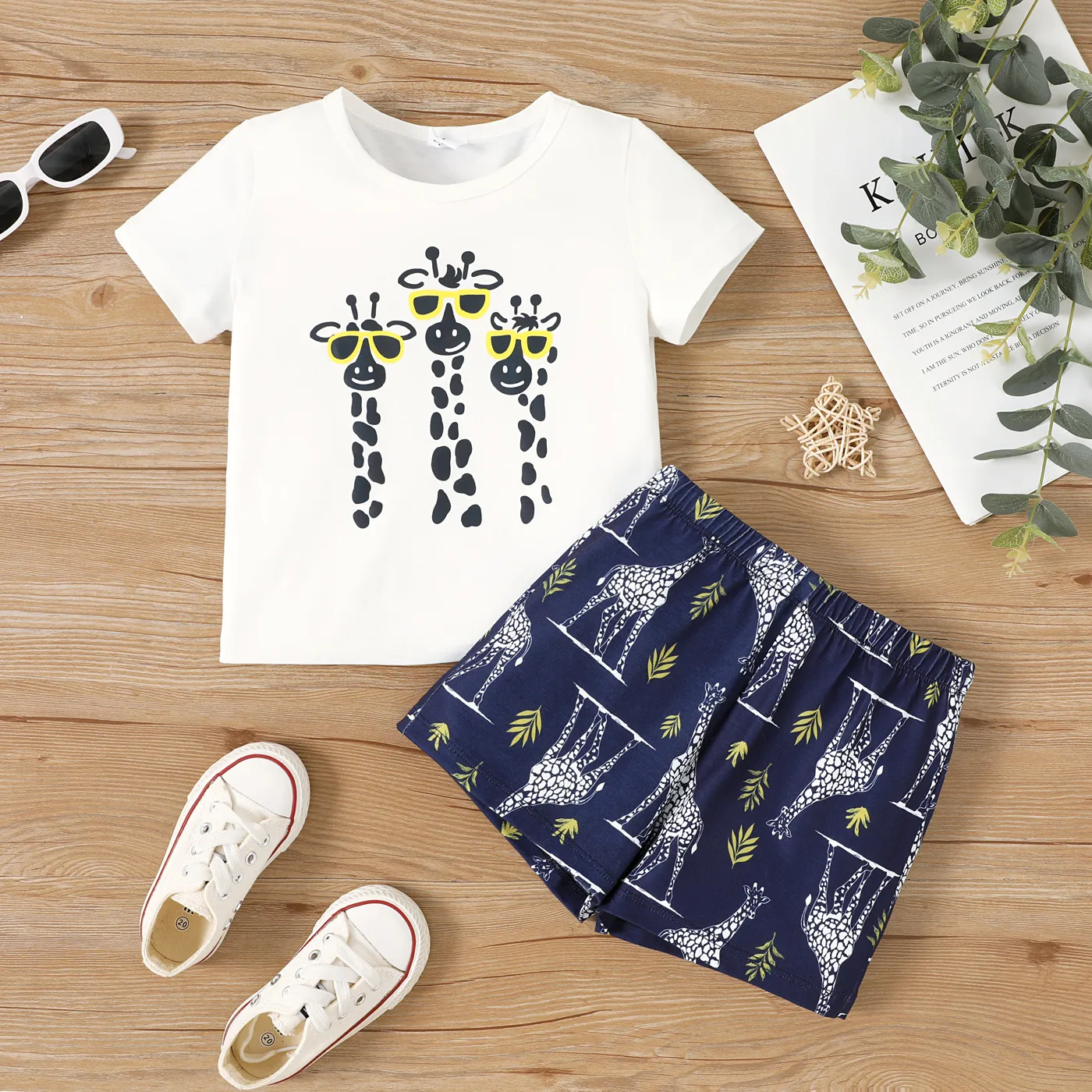 2pcs Toddler Boy Giraffe Print Short-sleeve Tee and Shorts Set  DeepBlue big image 1
