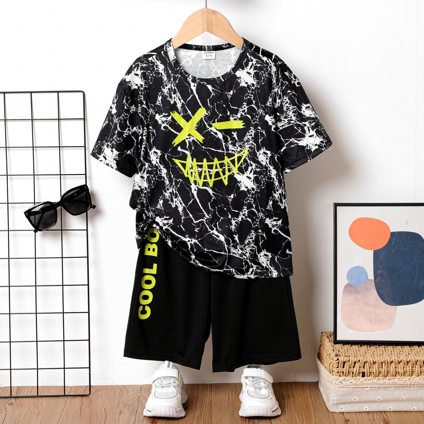 

2pcs Kid Boy Novelty Face Print Short-sleeve Tee and Letter Print Shorts Set