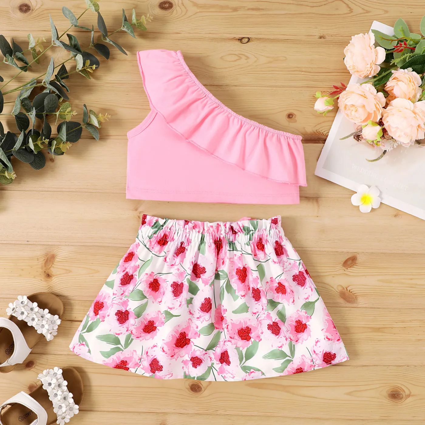 2pcs Toddler Girl Ruffled One-Shoulder Tank Top and Floral Print Bow Front Skirt Set Pink image 2