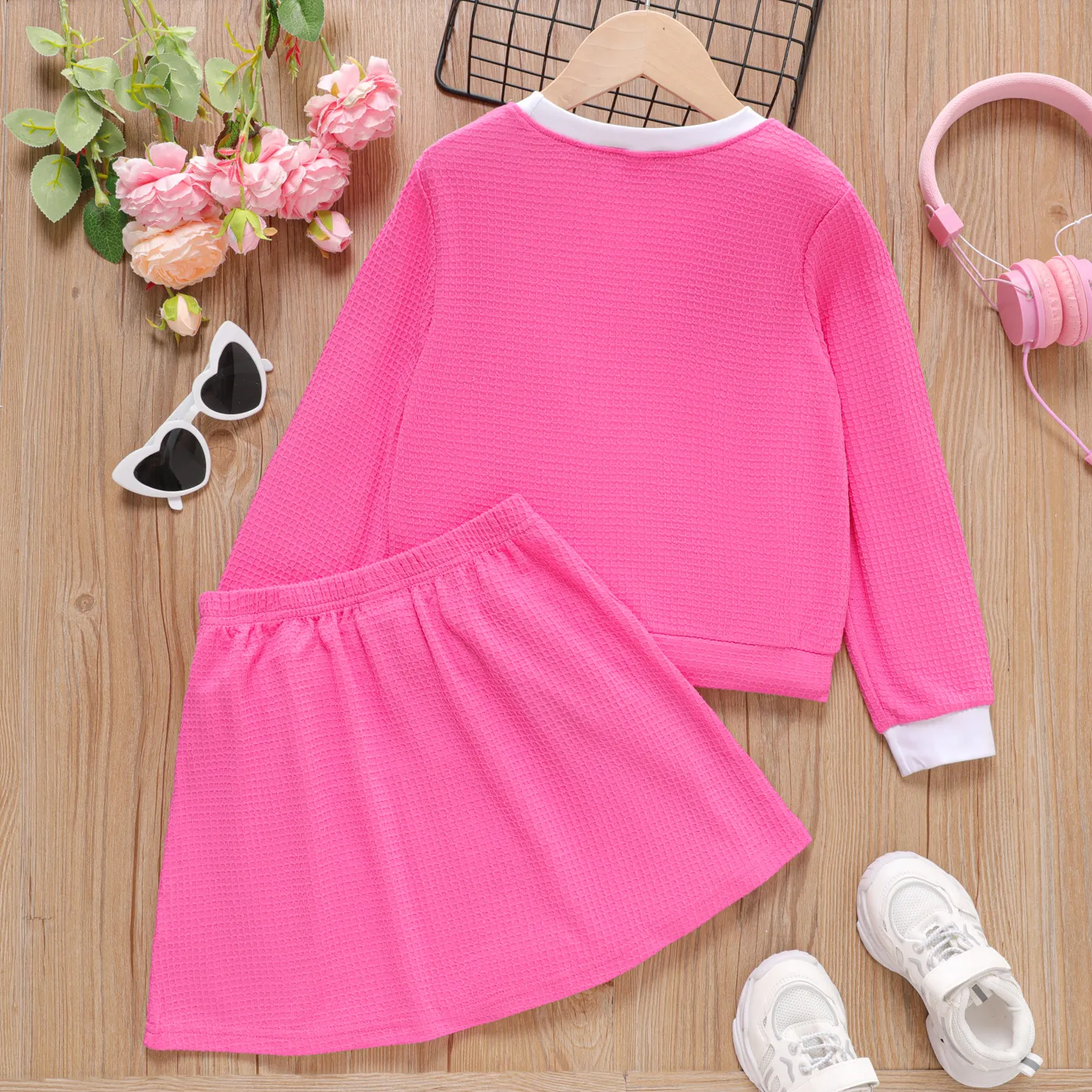 2pcs Kid Girl Waffle Button Decor Long-sleeve Top and Skirt Set   image 5