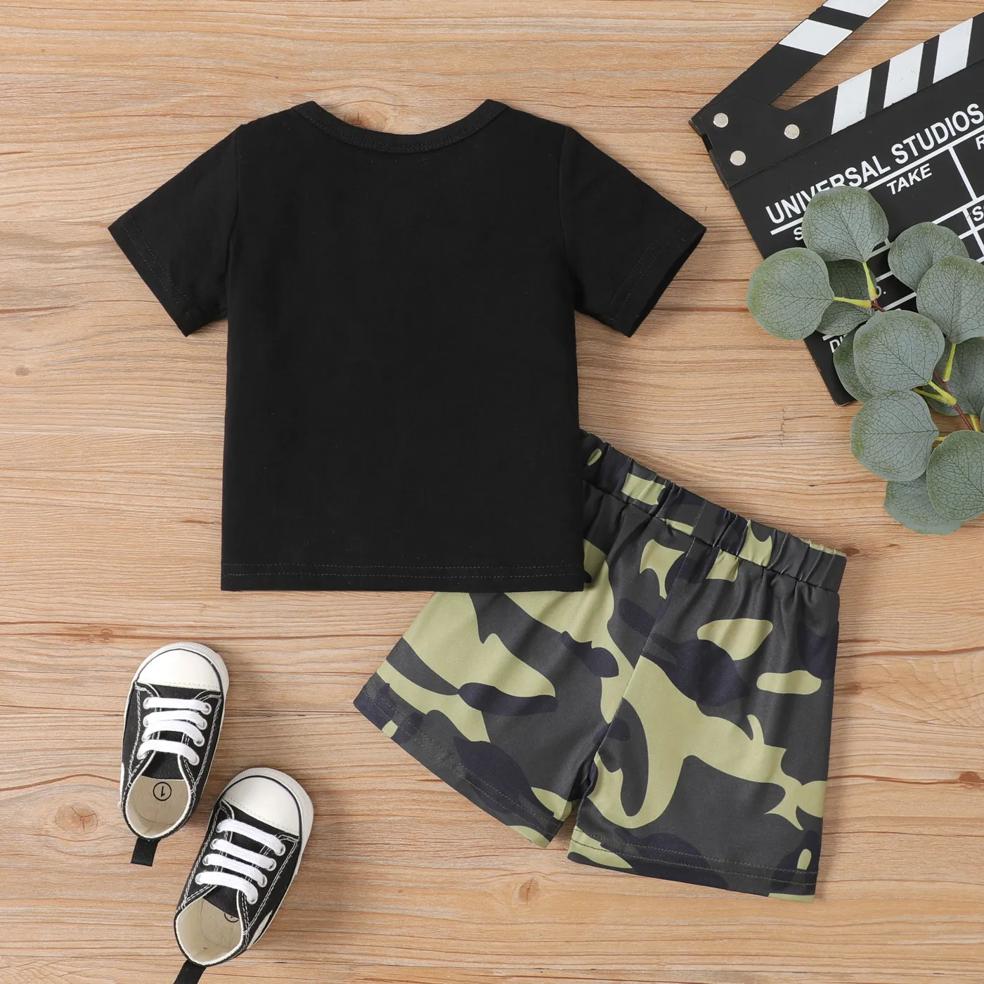2pcs Baby Boy 95% Cotton Colorful Letter Print Short-sleeve Tee and Camouflage Shorts Set Black image 2