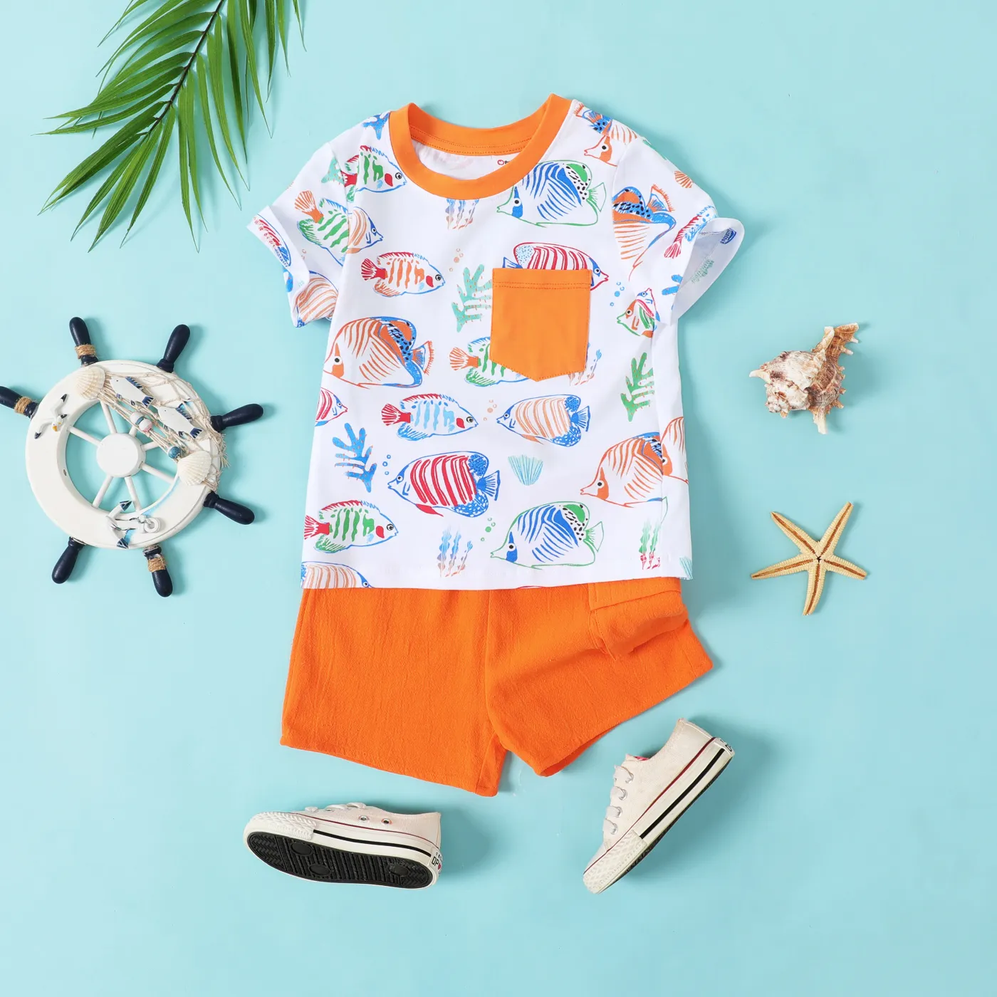 

2pcs Toddler Boy Cotton Allover Fish Print Patch Pocket Short-sleeve Tee and 100% Cotton Cargo Shorts Set