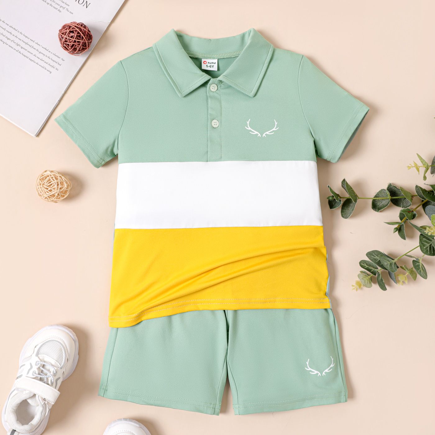 2pcs Kid Boy Antler Print Color Block Polo Neck Short-sleeve Tee And Shorts Set