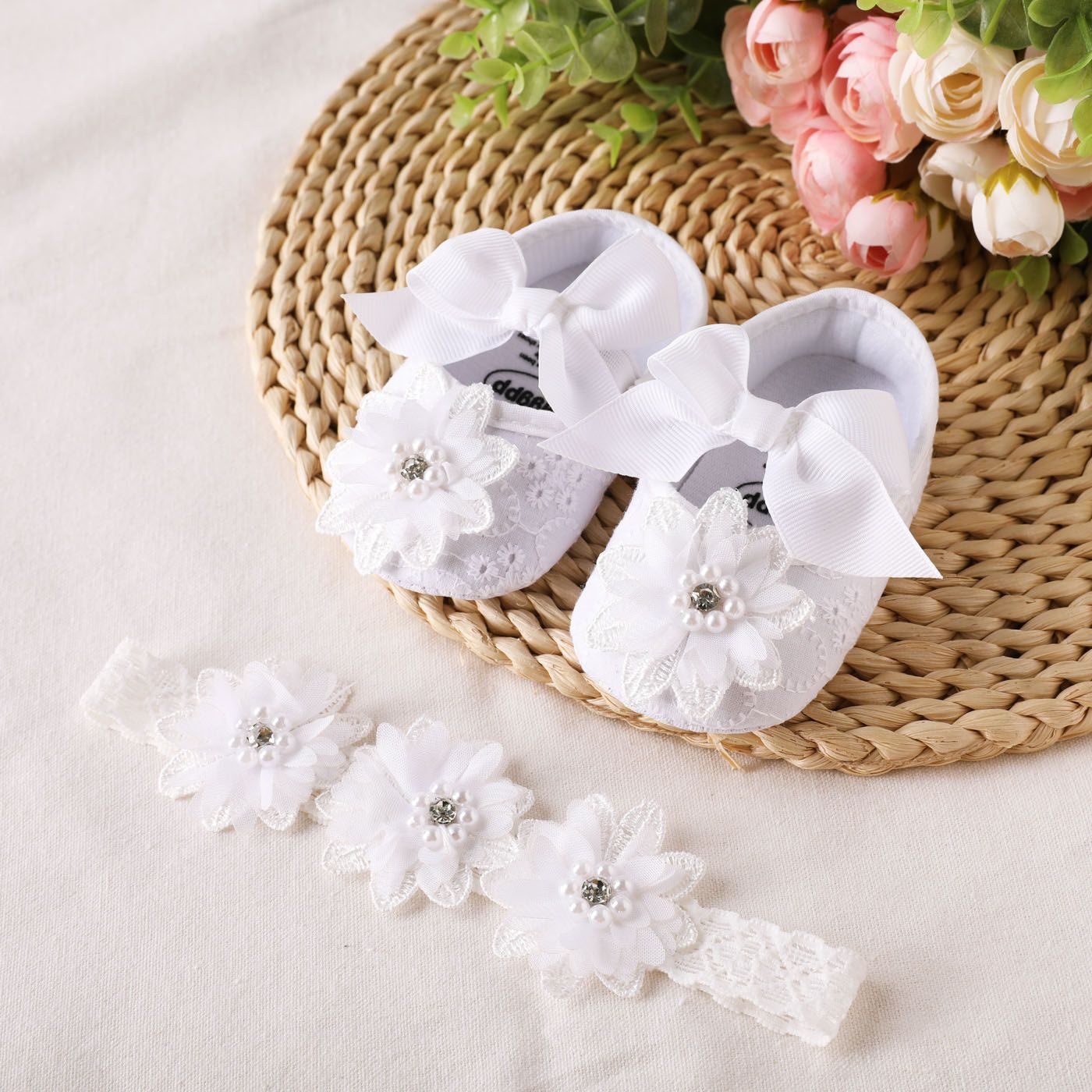 

Baby Bow Decor Floral Pattern Lace Prewalker