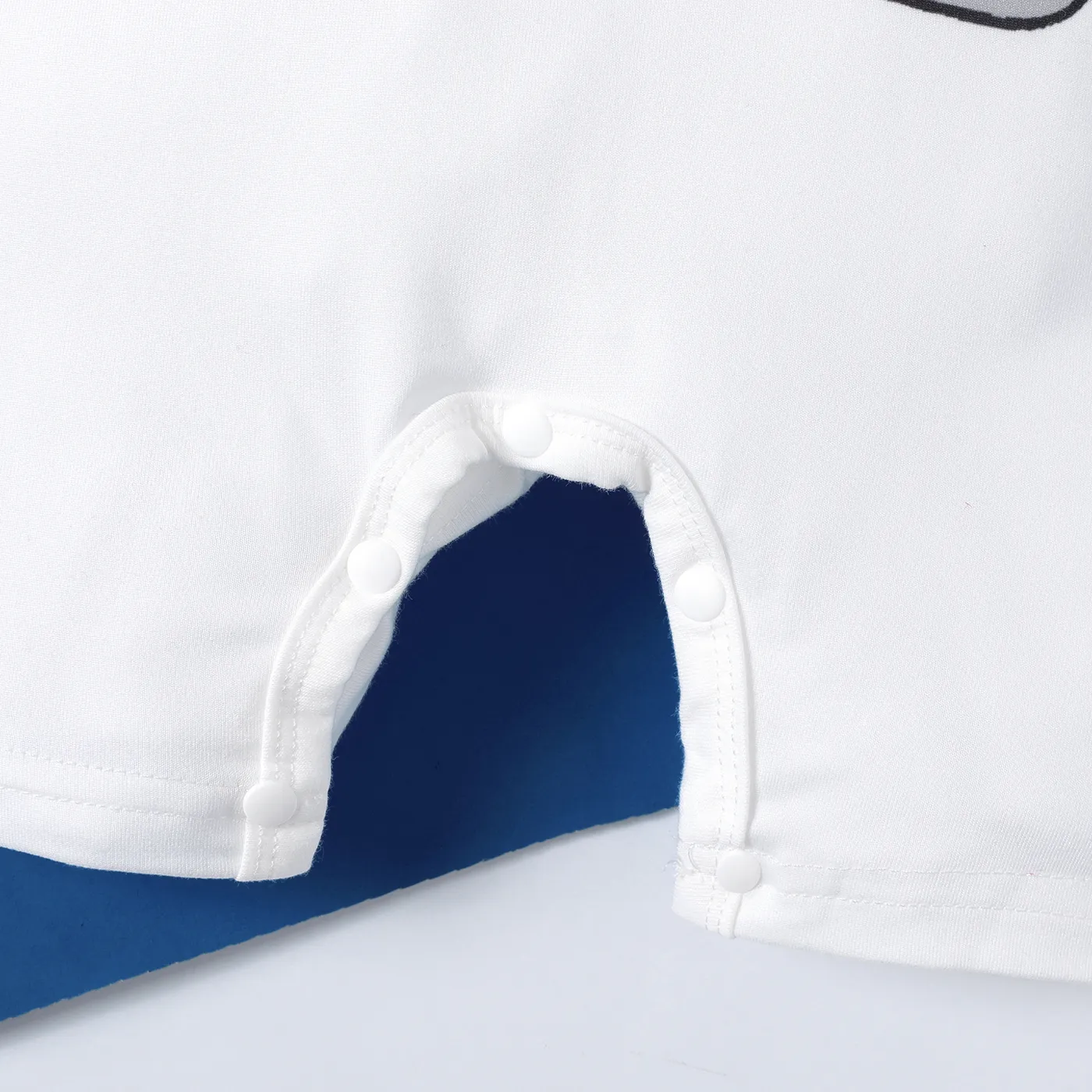 2pcs Baby Boy Astronaut Print Short-sleeve Jumpsuit and Hat Set White image 5