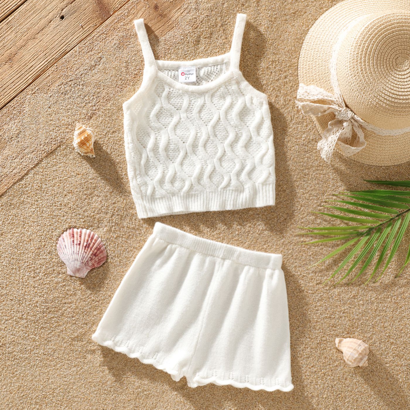 2pcs Toddler Girl White Textured Cami Top and Lettuce Trim Shorts Set