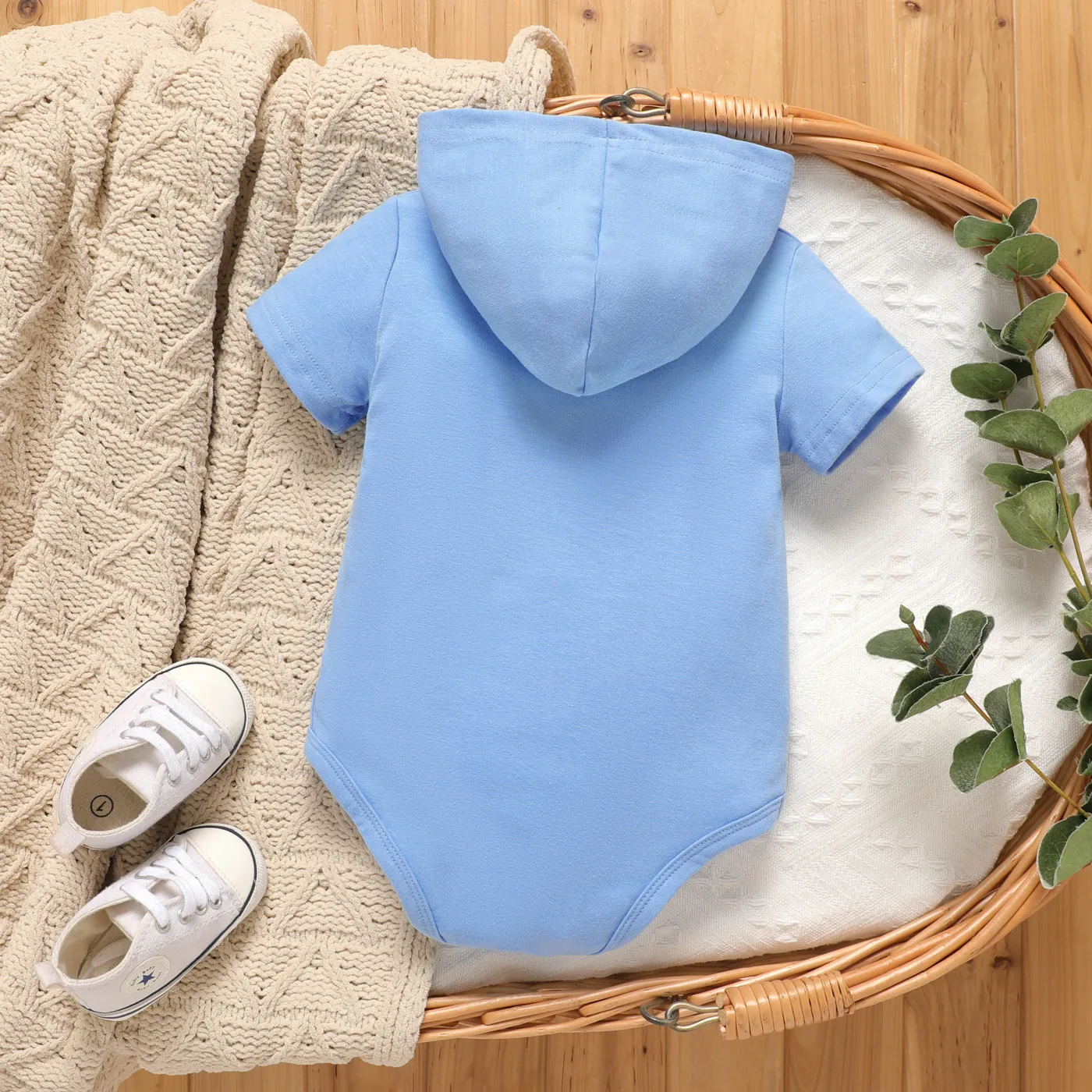 Baby Boy Train Pattern Short-sleeve Hooded Romper Blue image 2