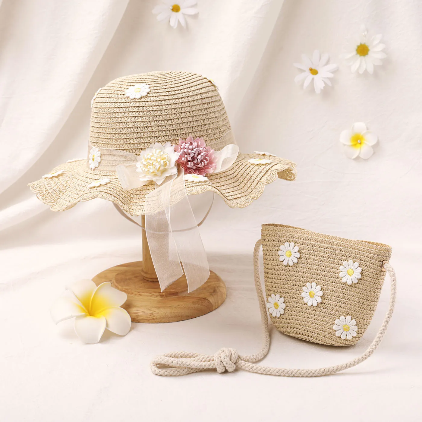 2pcs Toddler/Kid Girl Little Daisy Decor Hatband Straw Hat and Bag Set Beige image 3