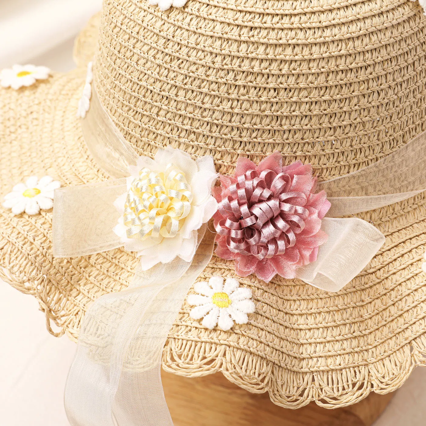 2pcs Toddler/Kid Girl Little Daisy Decor Hatband Straw Hat and Bag Set Beige image 2