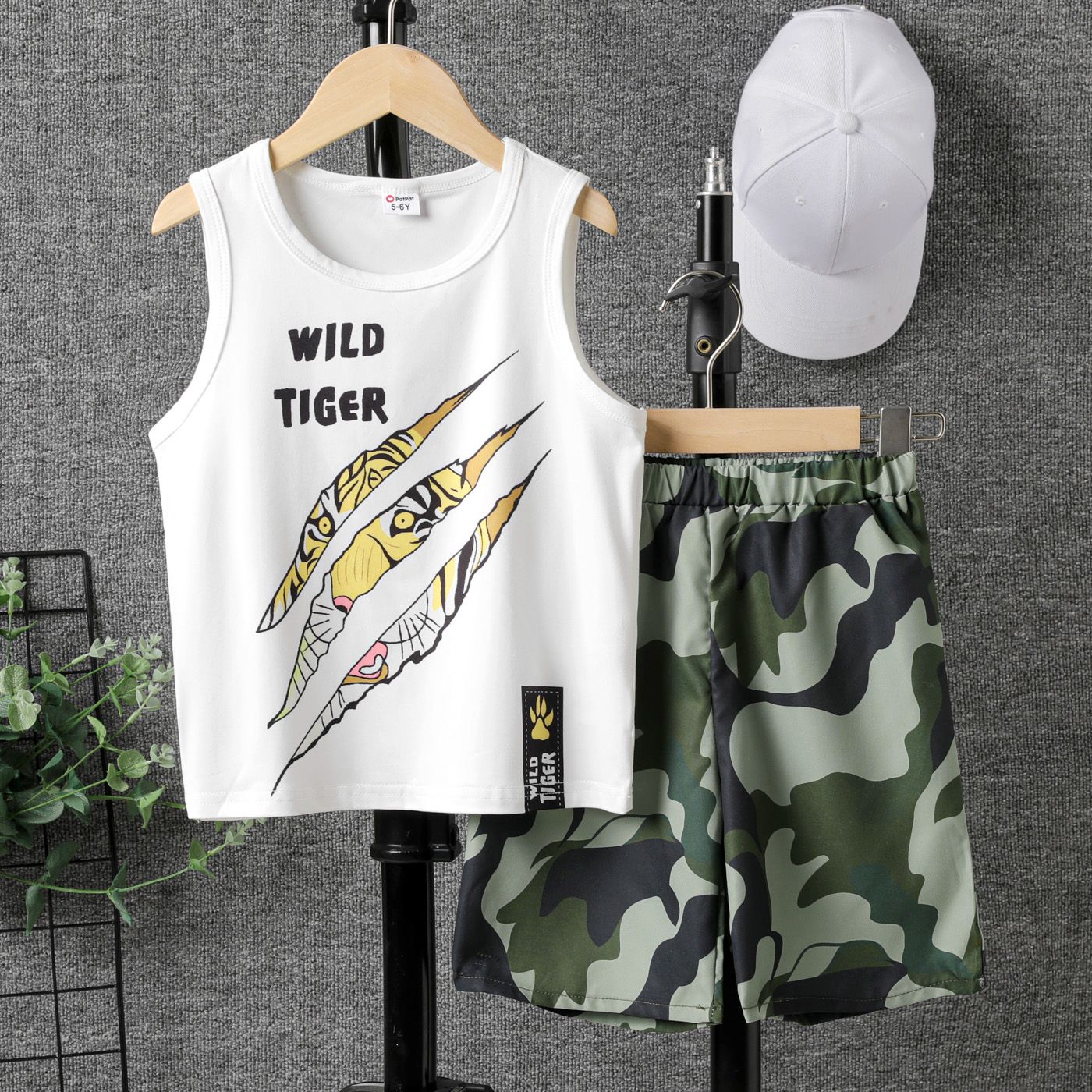 2pcs Kid Boy Animal Tiger Letter Print Tank Top And Camouflage Shorts Set