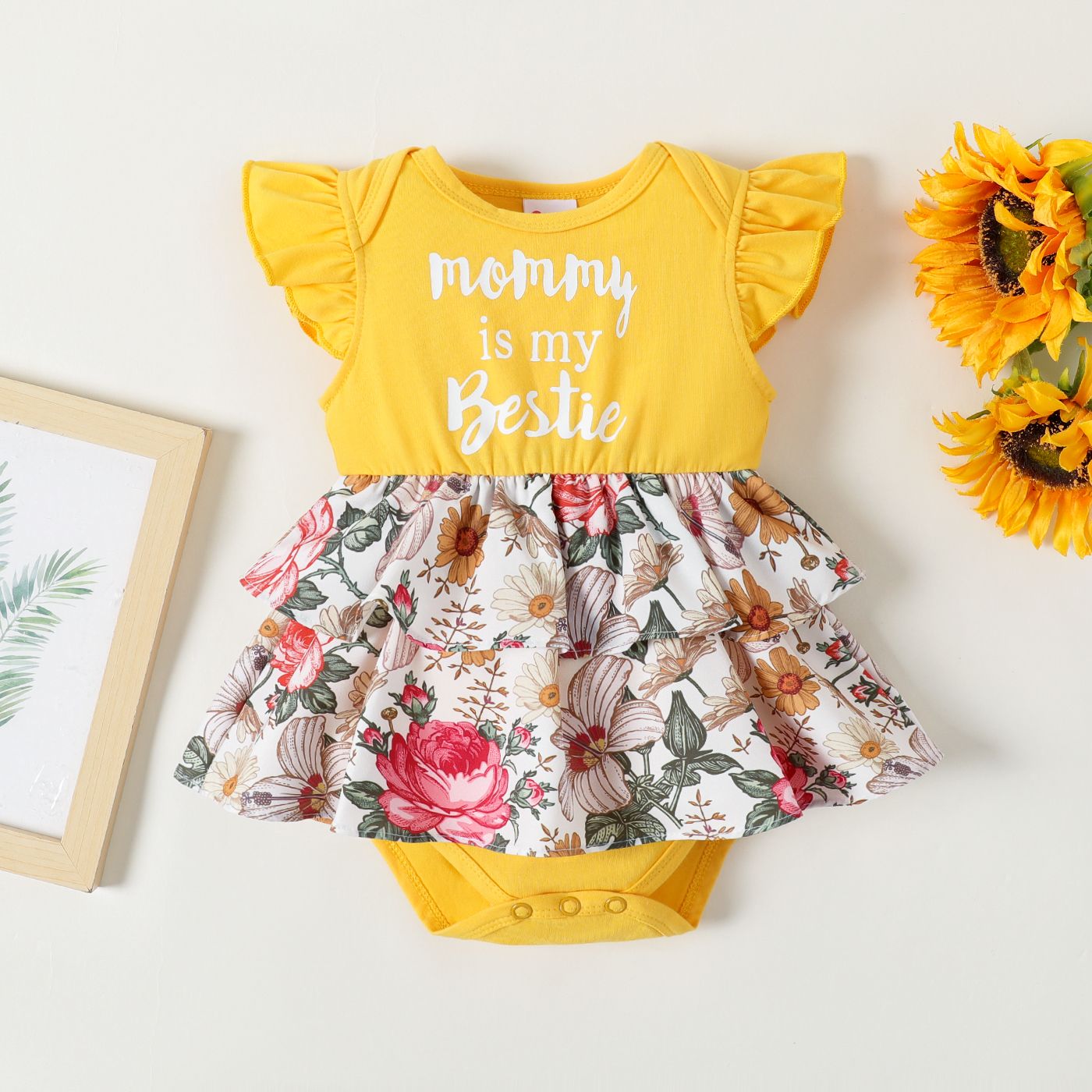 

Baby Girl Letter & Floral Print Flutter-sleeve Bodysuit Dress