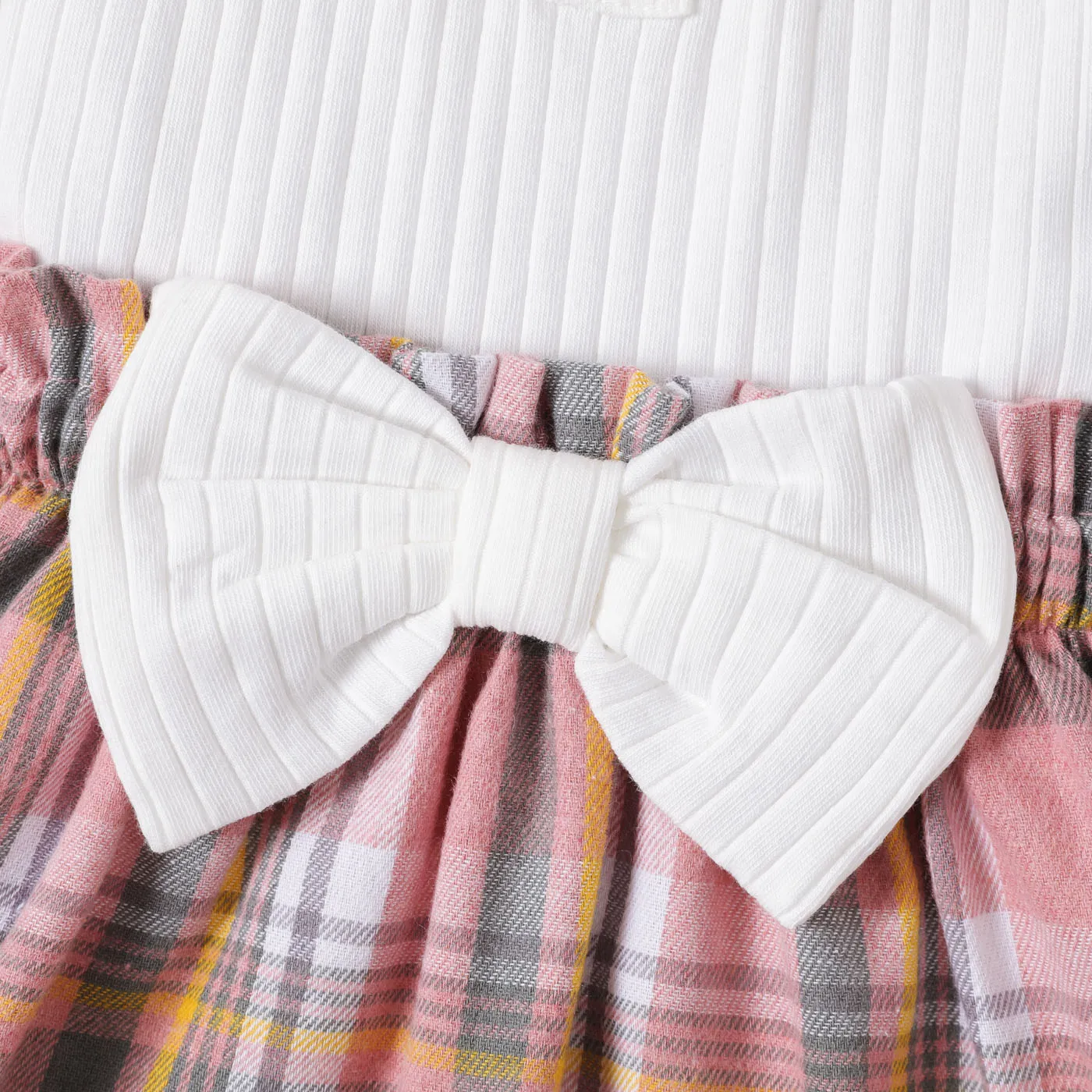 2pcs Baby Girl Front Buttons Ribbed Ruffle Puff-sleeve Top and Bow Decor Plaid Skirt Set PinkyWhite image 4
