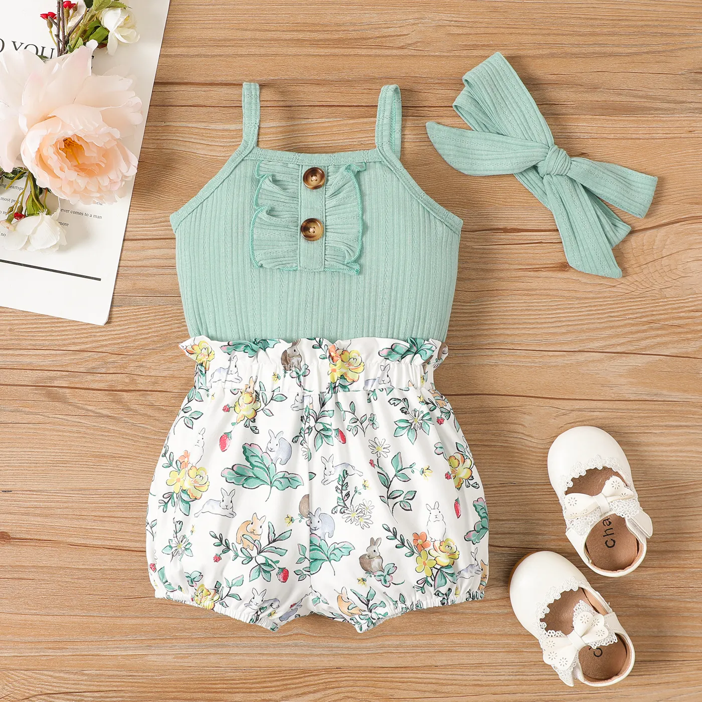 3pcs Baby Girl Green Ruffle Trim Rib-knit Cami Bodysuit & Rabbit Floral Print Shorts & Headband Set   image 3