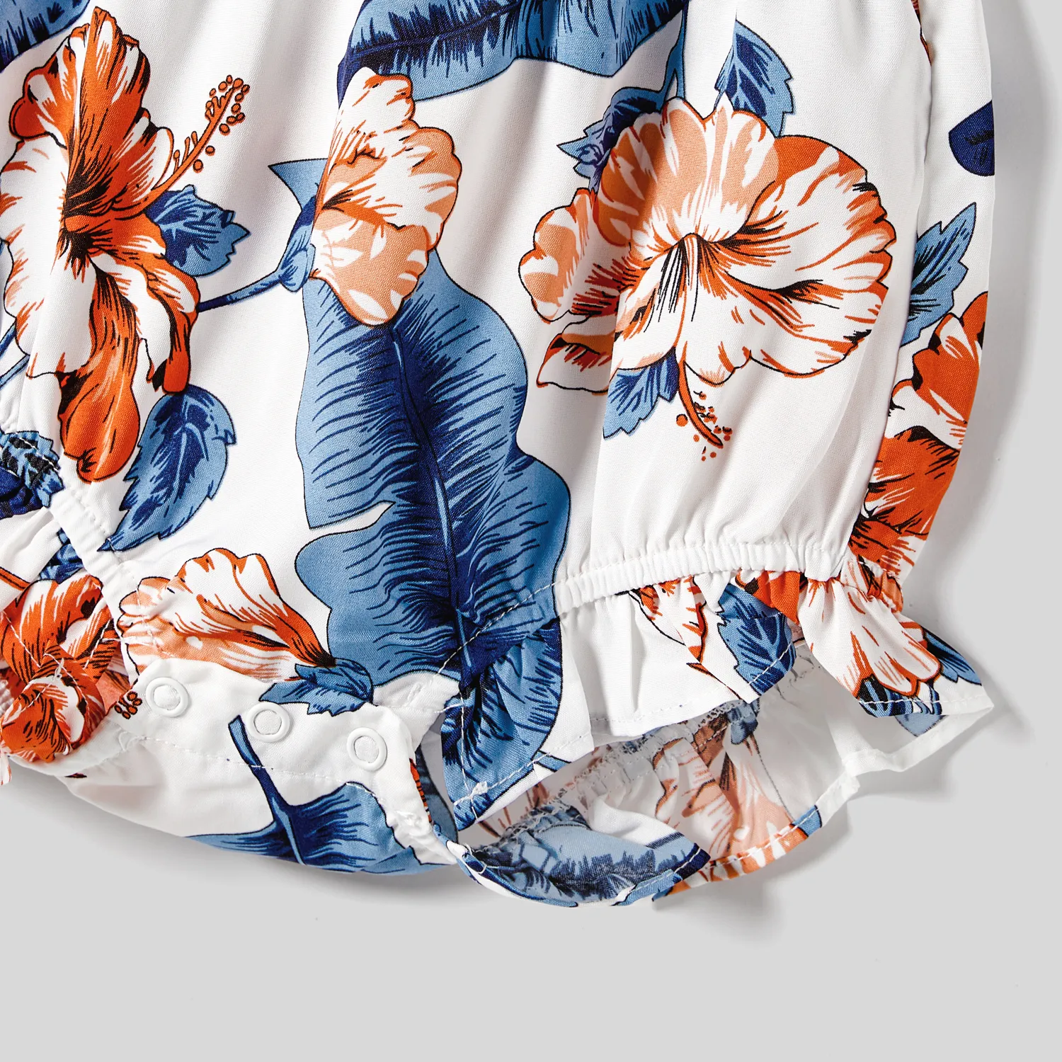 Family Matching Allover Floral Print Notched Neckline Belted Dresses and Cotton Colorblock Short-sleeve T-shirts Sets ColorBlock image 5