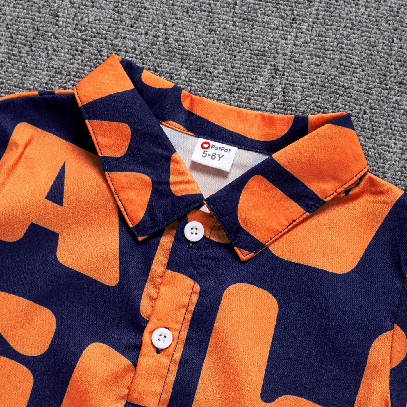 2pcs Kid Boy Allover Letter Print Short-sleeve Shirt and Shorts Set  image 4