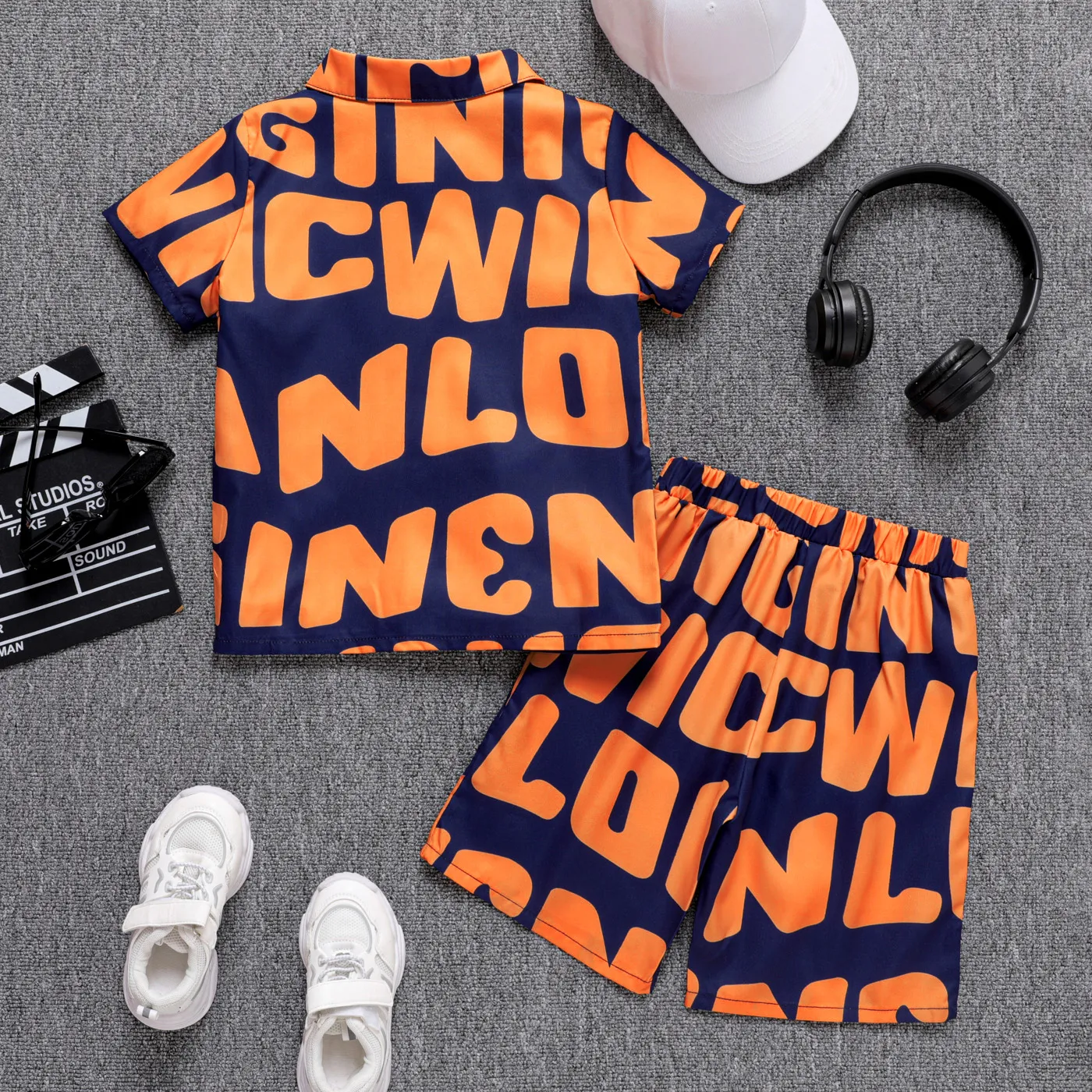 2pcs Kid Boy Allover Letter Print Short-sleeve Shirt and Shorts Set  image 2