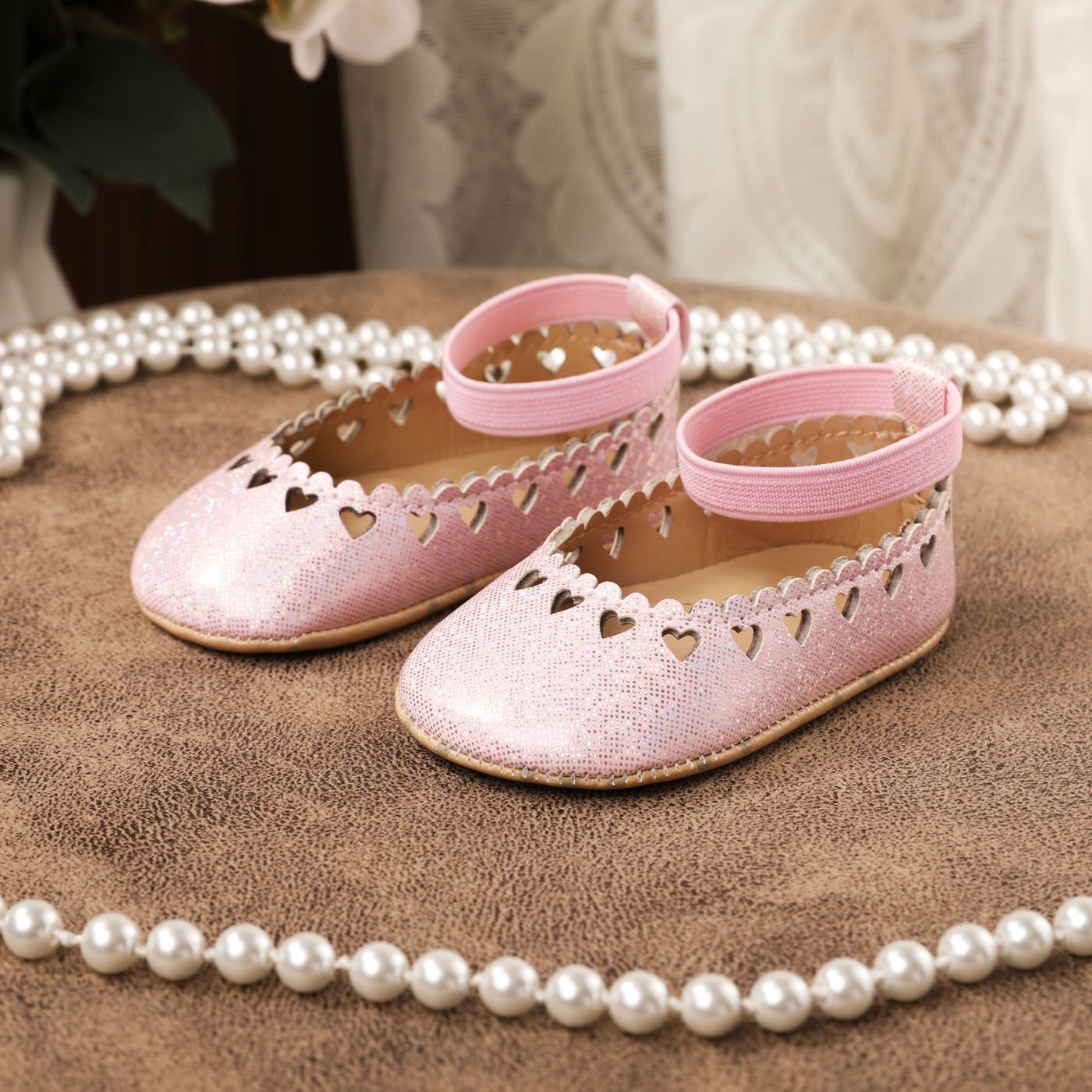 

Baby Heart Graphic Hollow Princess Prewalker Shoes