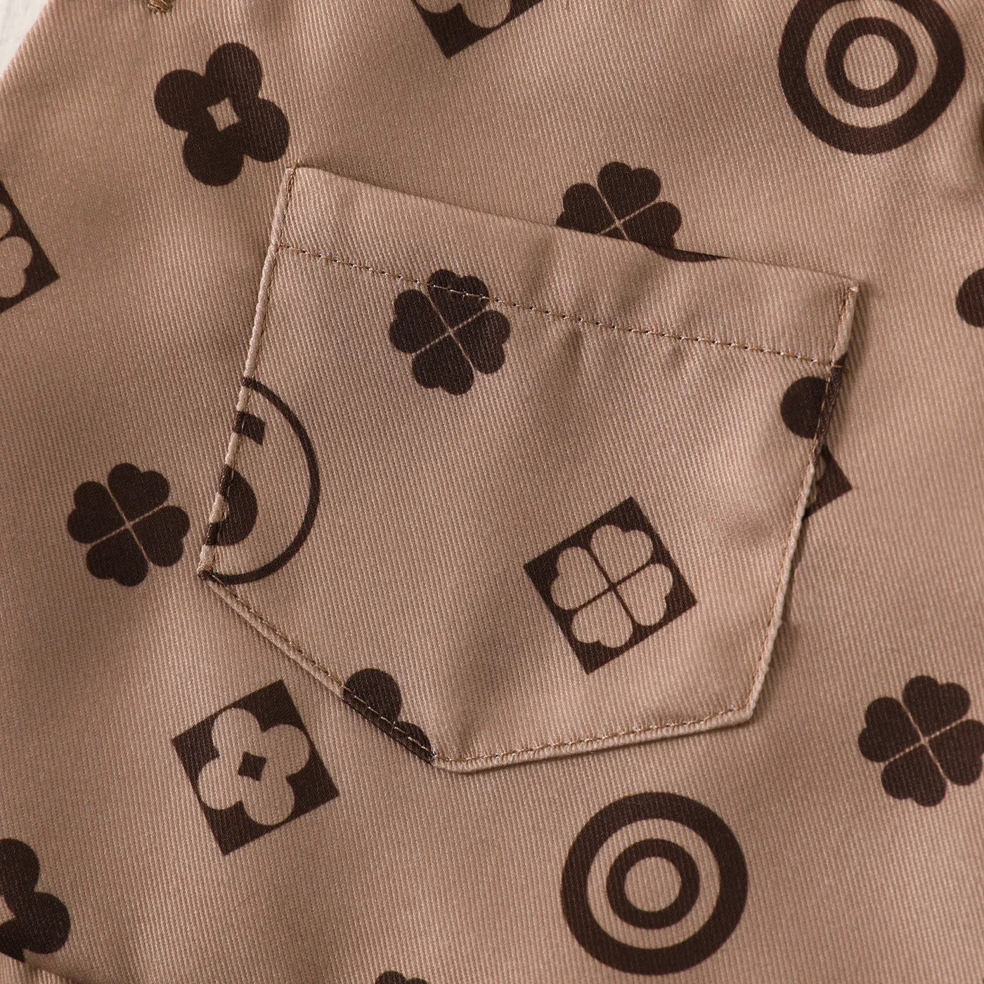 2pcs Toddler Boy Letter Print Short-sleeve Tee and Geo Pattern Overall Romper Set   Coffee image 4