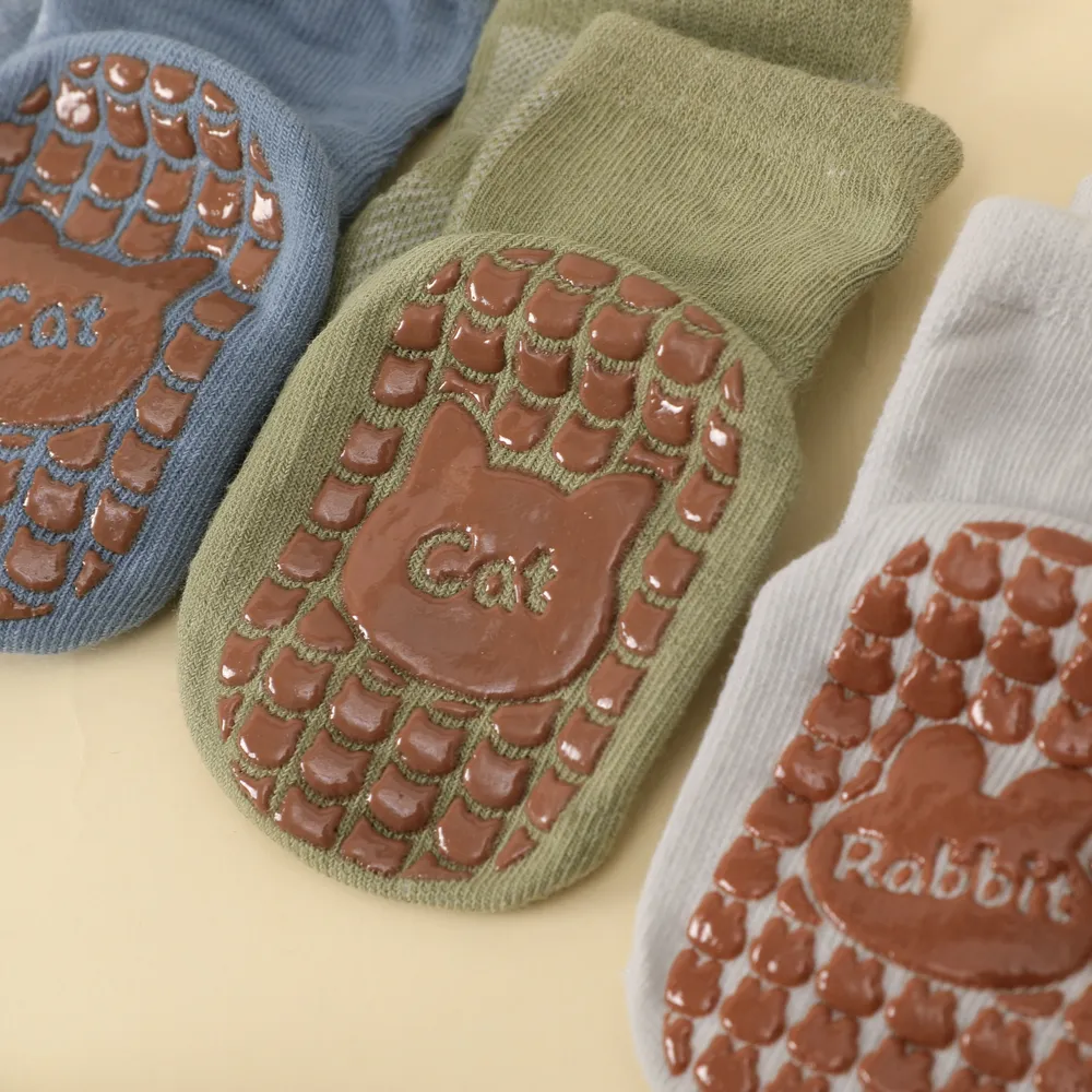 3 Pairs Baby/Toddler Bear Pattern Adhesive Anti-slip Mid-calf Socks big image 7