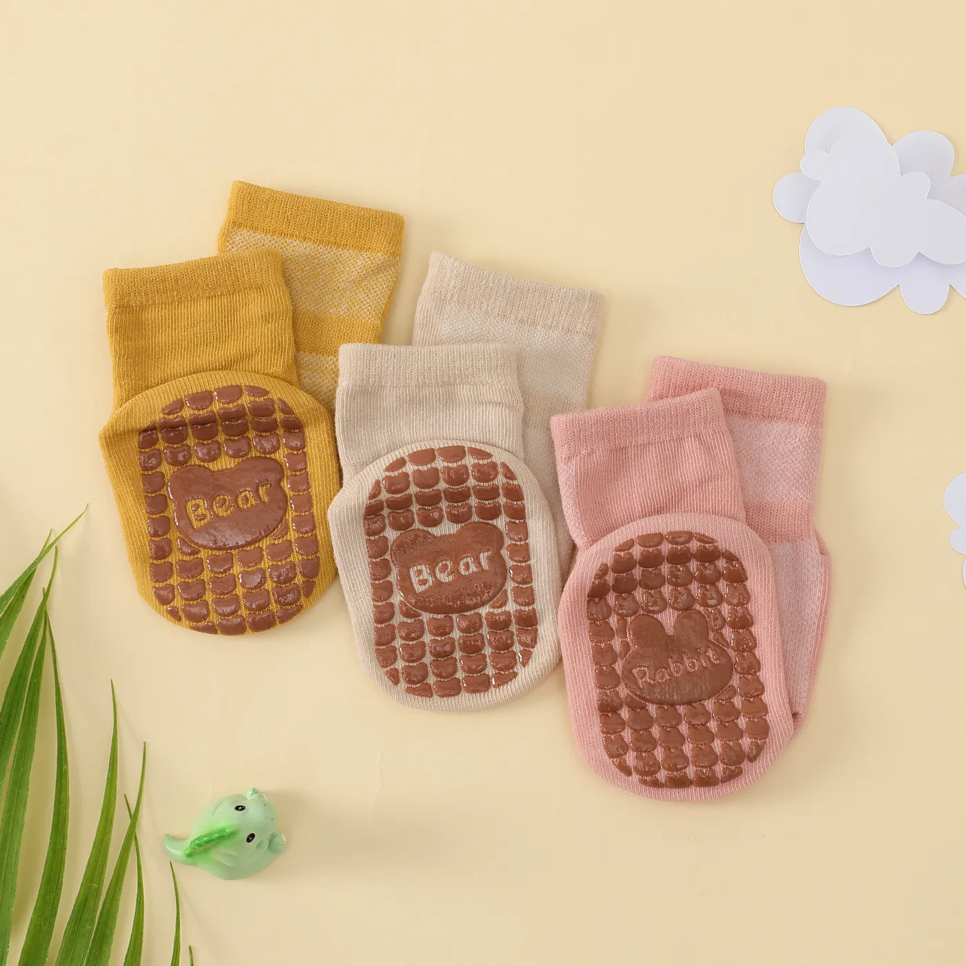 3 Pairs Baby/Toddler Bear Pattern Adhesive Anti-slip Mid-calf Socks