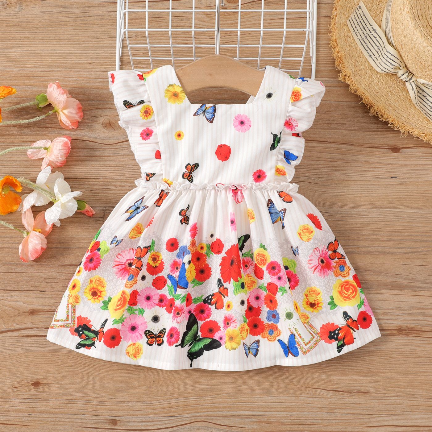 

Baby Girl Butterfly & Floral Print Flutter-sleeve Dress