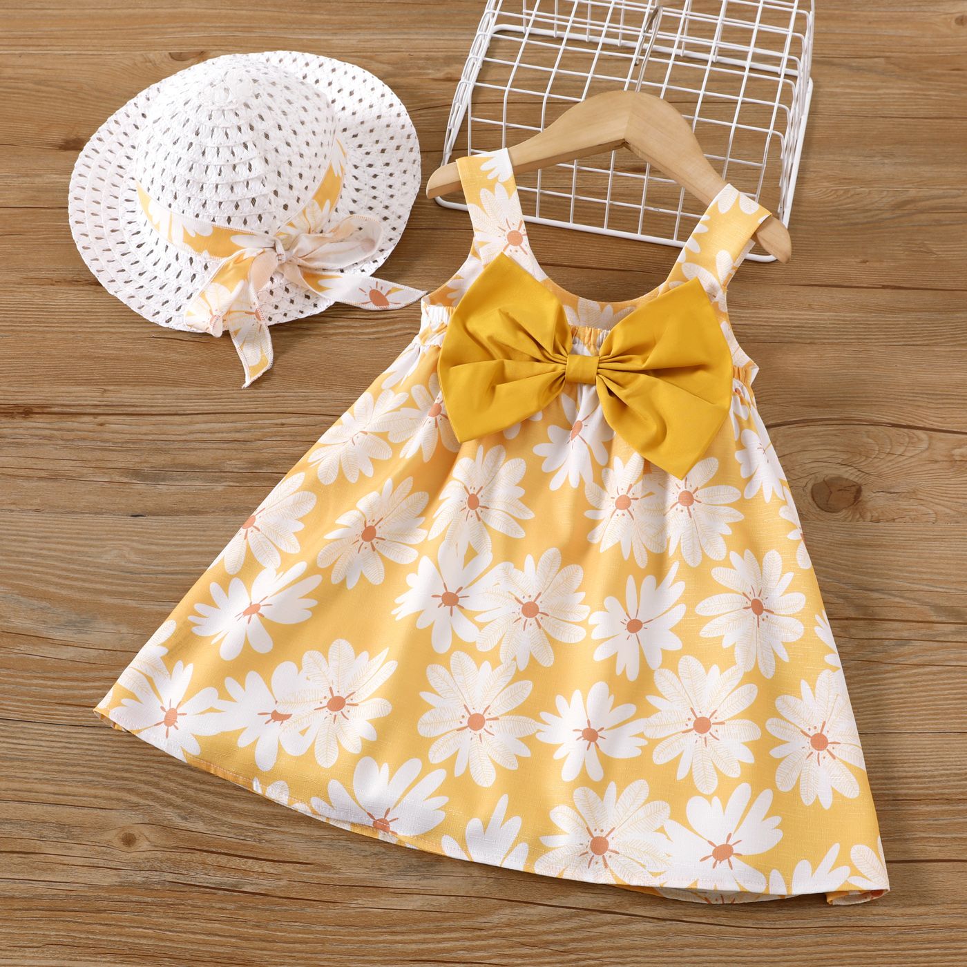 

2pcs Toddler Girl Floral Print Bow Front Tank Dress with Hat