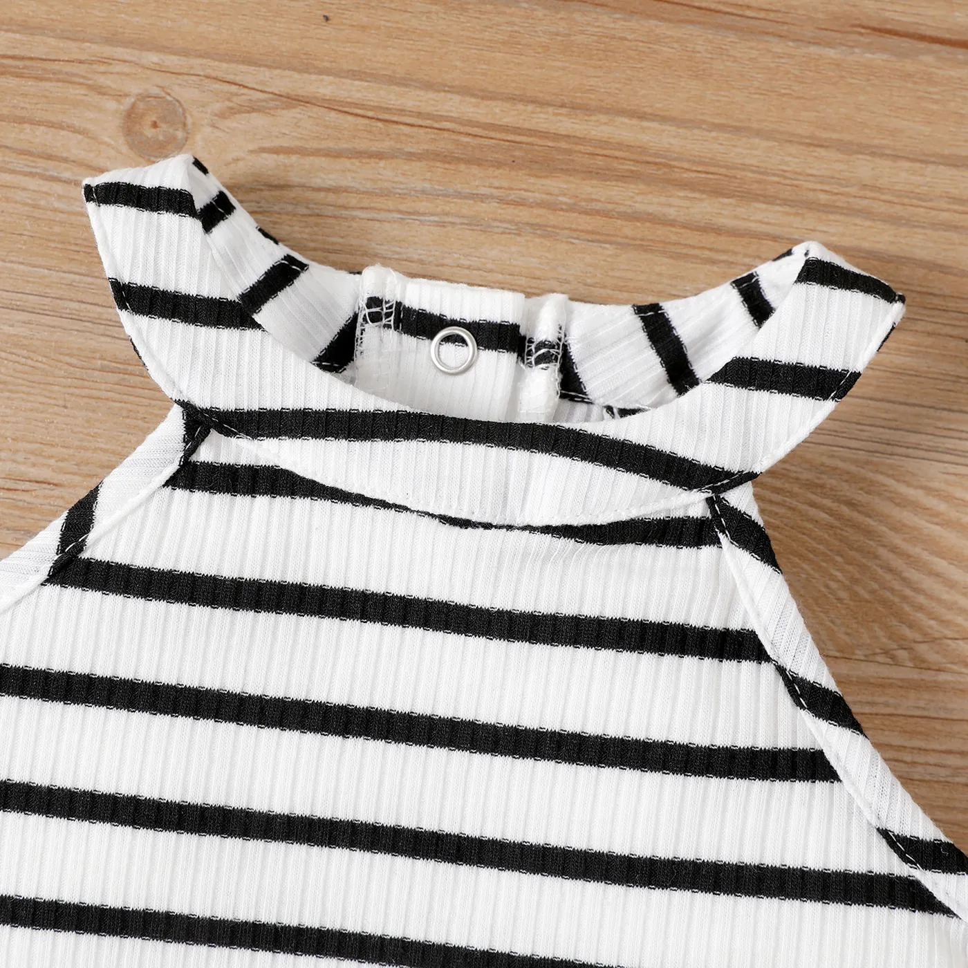 2pcs Baby Girl Stripe Ribbed Halter Neck Top and Belted Solid Skirt Set  image 3