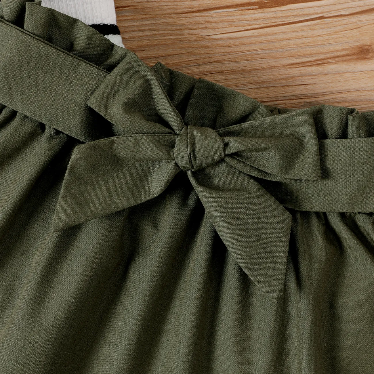2pcs Baby Girl Stripe Ribbed Halter Neck Top and Belted Solid Skirt Set Army green big image 1