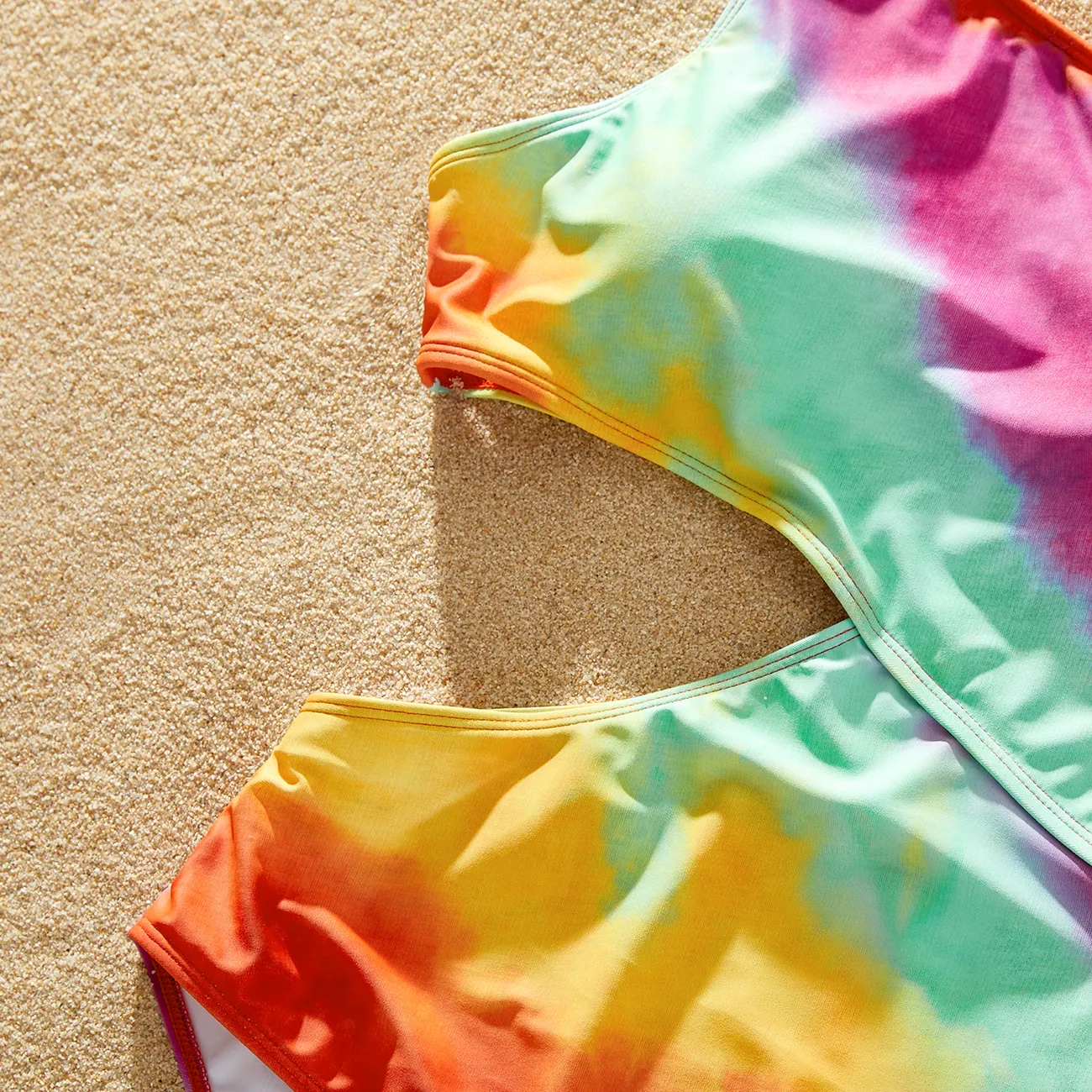 ملابس السباحة إطلالة العائلة للجنسين حافة غير مثماثلة صبغ التعادل متعدد الألوان big image 1