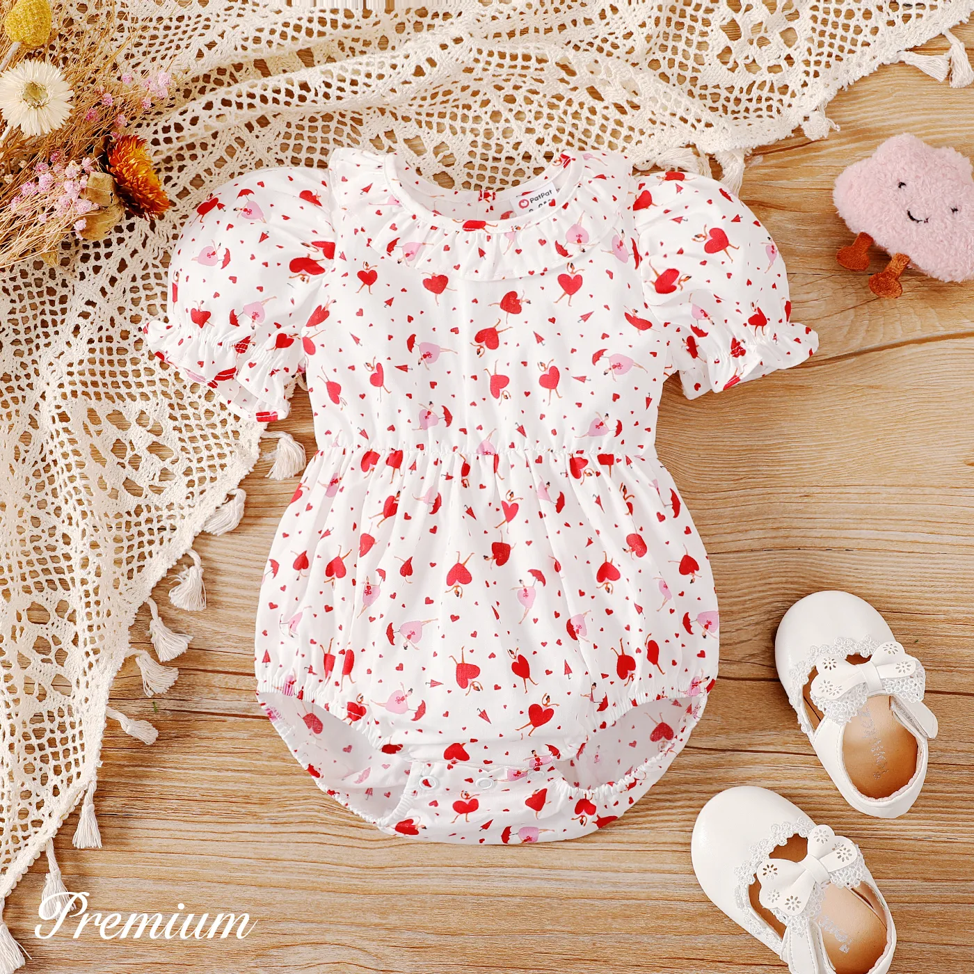 Baby Girl 100% Cotton Allover Heart Print Ruffle Collar Puff-sleeve Romper White big image 1