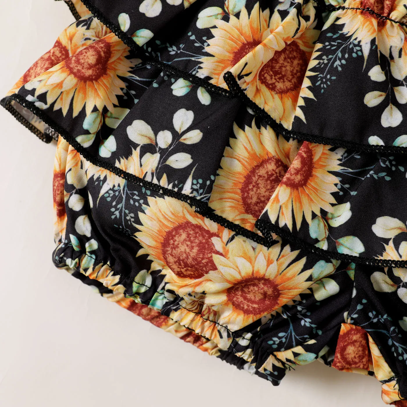 2pcs Baby Girl 100% Cotton Ruffle Hem Knot Shoulder Cami Top and Sunflower Print Ruffled Shorts Set Yellow image 5