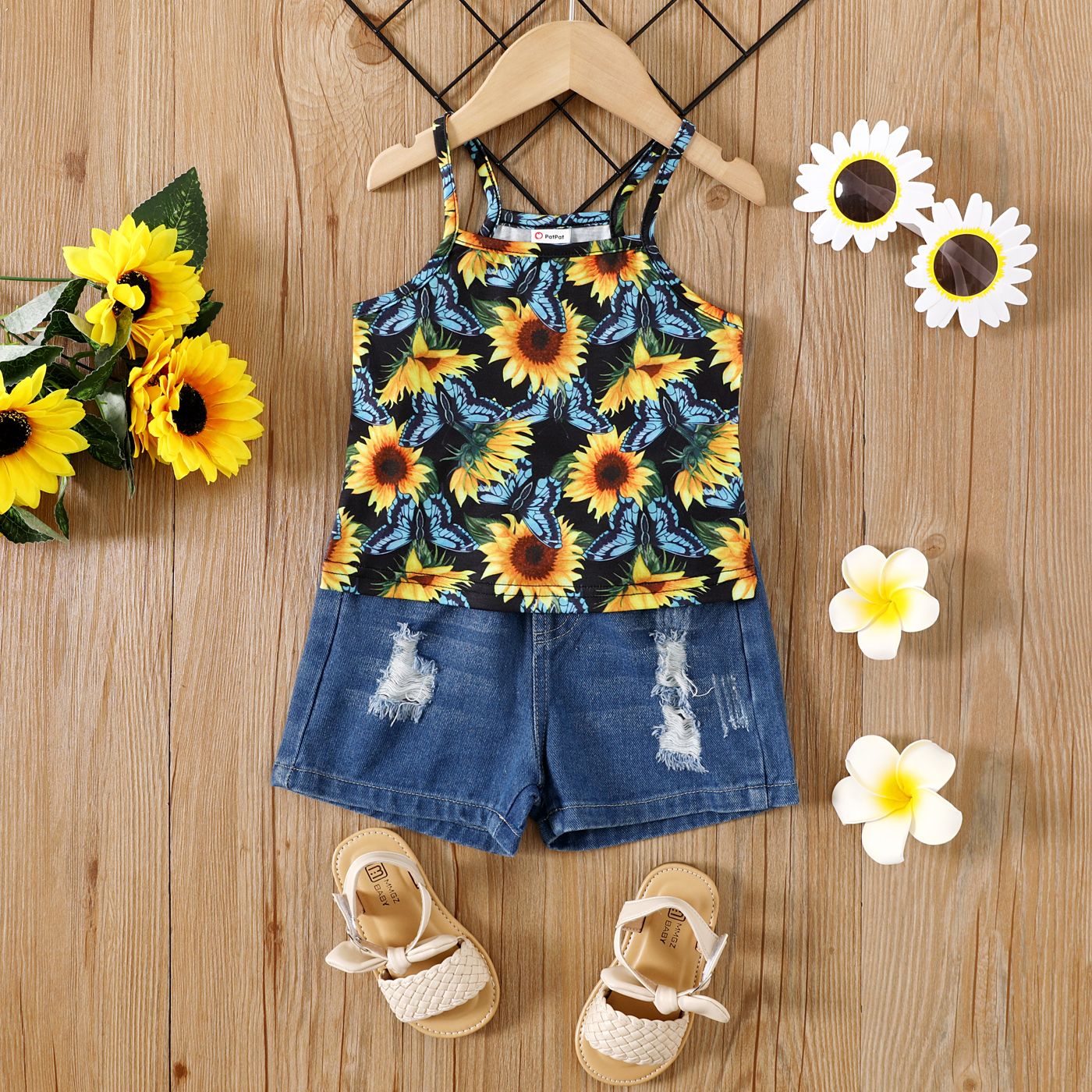 

2pcs Toddler Girl Allover Sunflower Print Cami Top and Ripped Denim Shorts Set