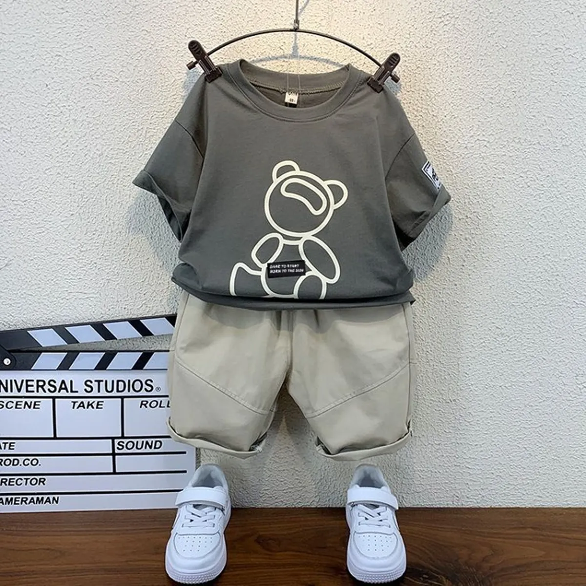 2pcs Kid Boy Bear Print Short-sleeve Tee and Solid Shorts Set    big image 1