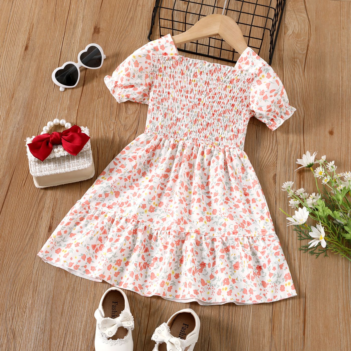 

Toddler Girl Allover Floral Print Short-sleeve Smocked Dress