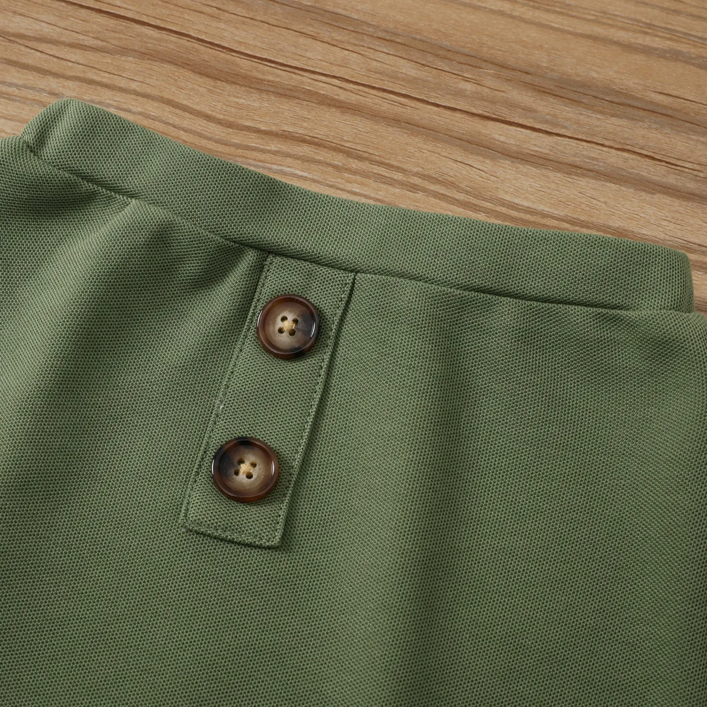 2pcs Baby Boy Allover Fruit Print Patch Pocket Short-sleeve Tee and Buttons Solid Shorts Set Army green image 5
