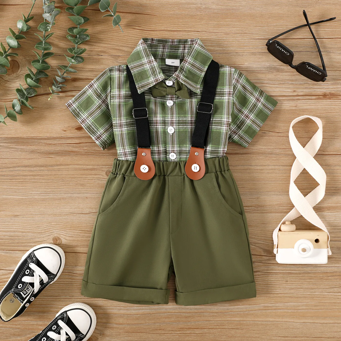 2pcs Toddler Boy Front Buttons Bow Tie Plaid Lapel Collar Short-sleeve Top and Pockets Overalls Set  big image 1