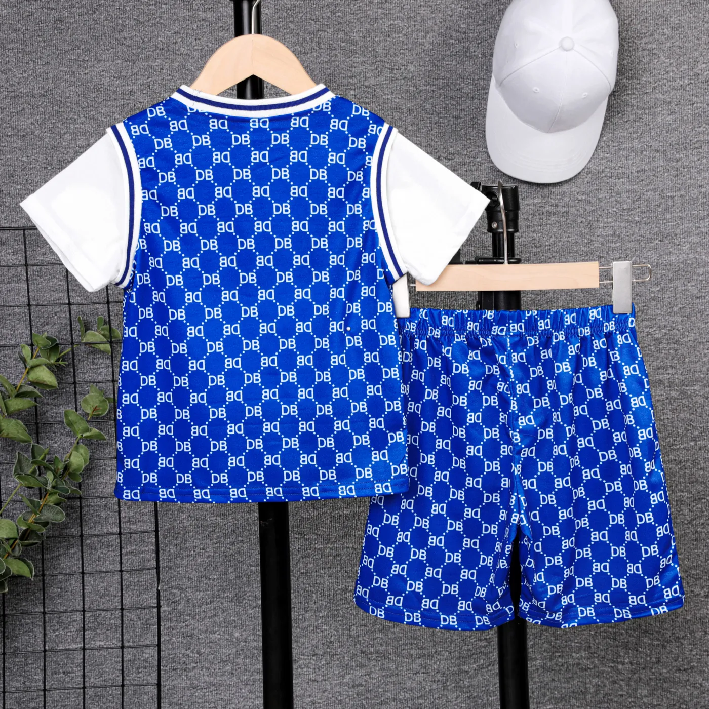 2pcs Kid Boy Letters Print Short-sleeve Tee and Shorts Set  image 5