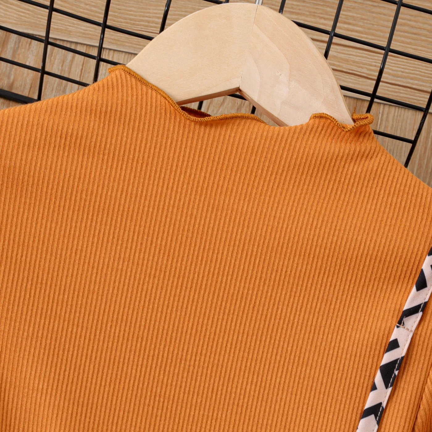 Kid Girl Bow Decor Geo Spliced Rib-knit 2 In 1 Long-sleeve Dress  YellowBrown image 2