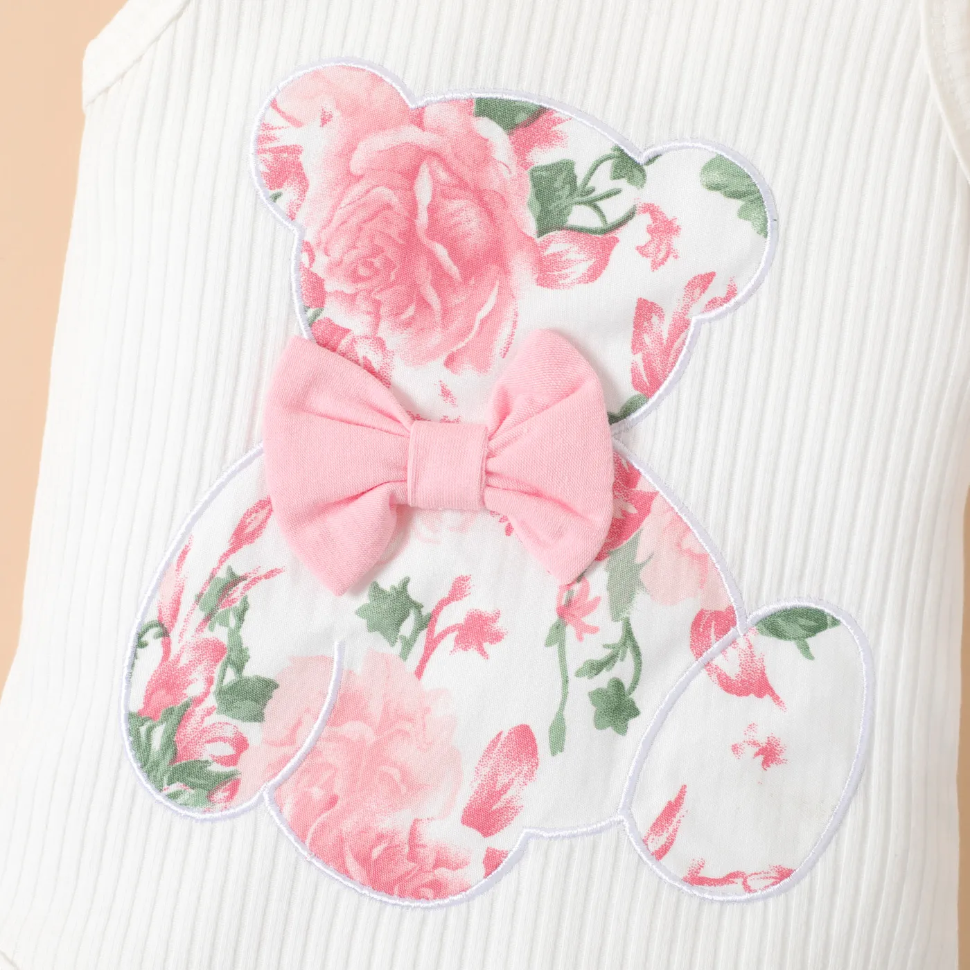 2pcs Baby Girl 95% Cotton Bow Decor Bear Embroidered Tank Bodysuit and Floral Print Shorts Set White image 4