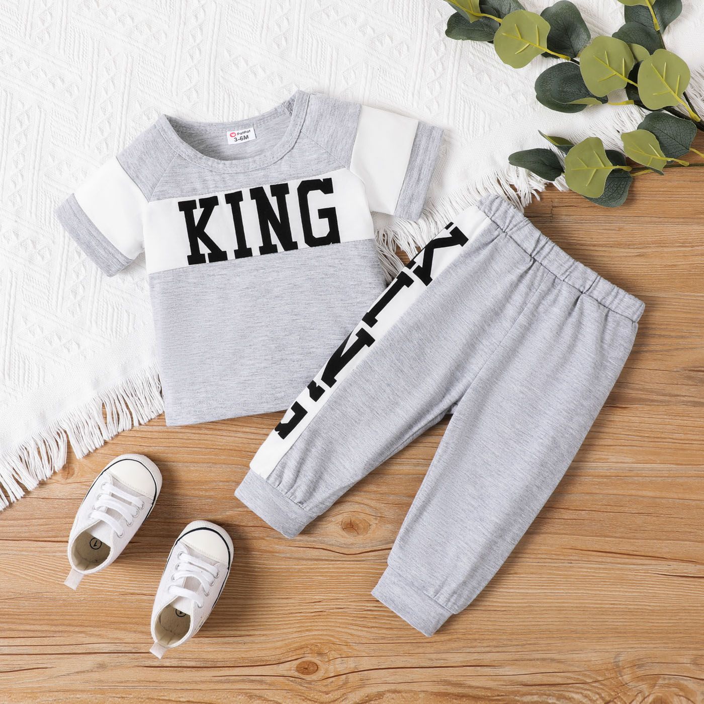 

2pcs Baby Boy Letter Print Color Block Short-sleeve Top and Pants Set