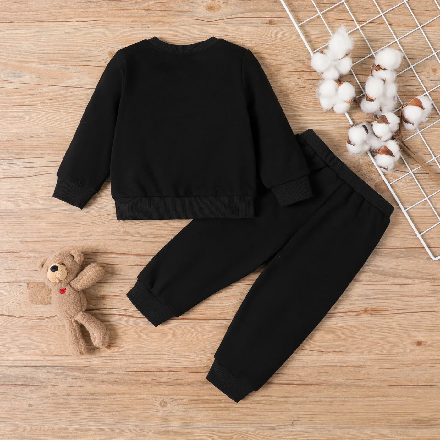 2pcs Baby Boy Letter Heart Print Sweatshirt and Pants Set   Black image 2