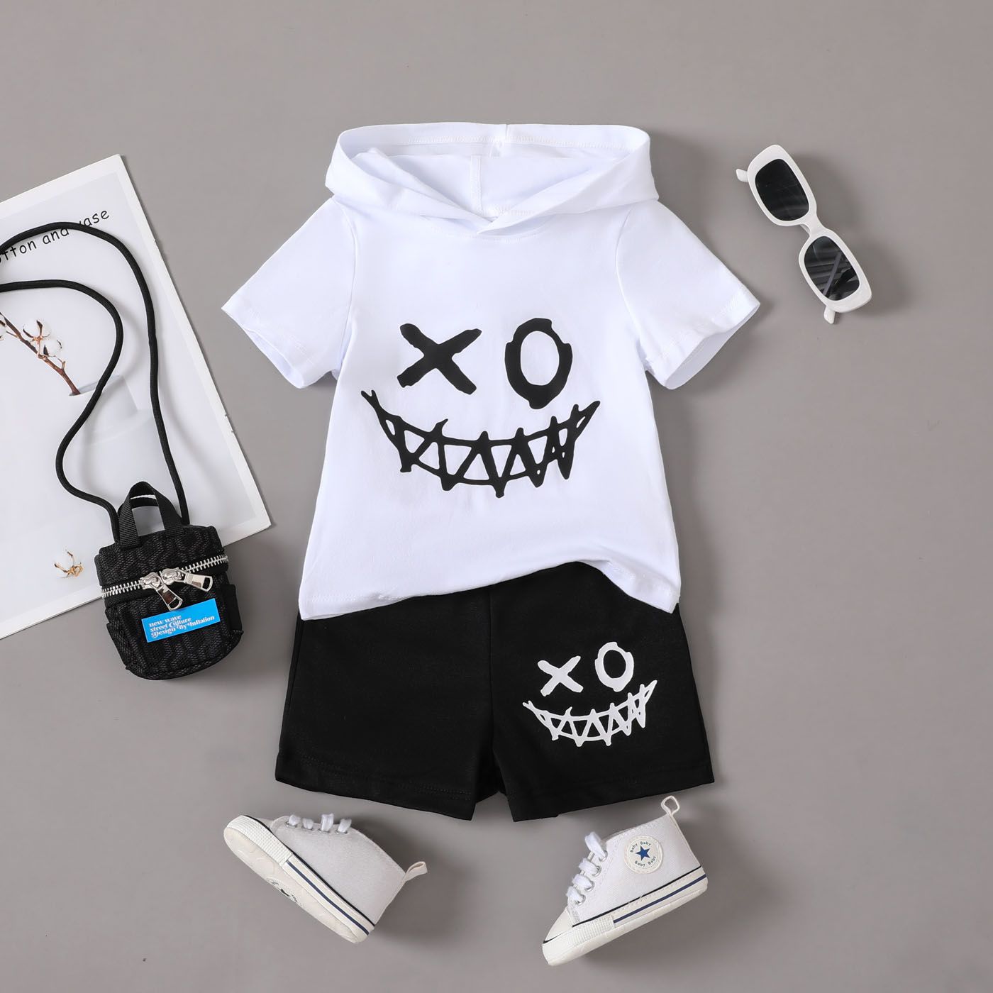 

2pcs Baby Boy Face Print White Short-sleeve Hoodie and Black Cotton Shorts Set