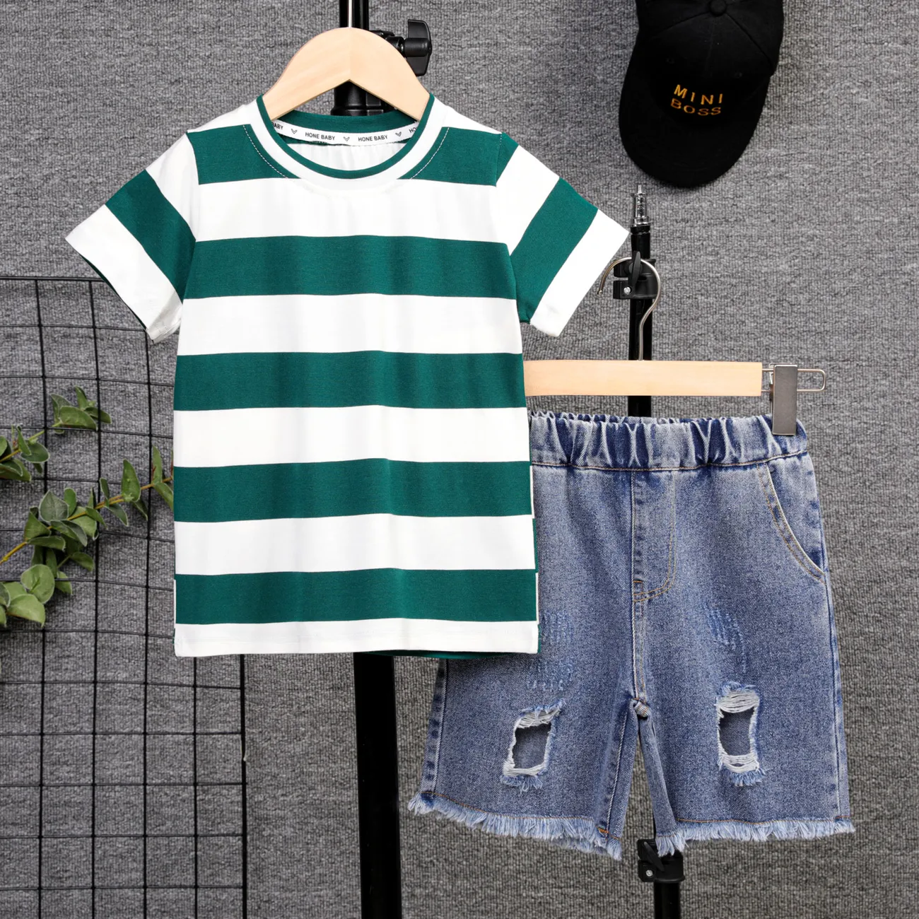 2pcs Kid Boy 100% Cotton Stripe Short-sleeve Tee and Pocket Ripped Denim Shorts Set Green big image 1