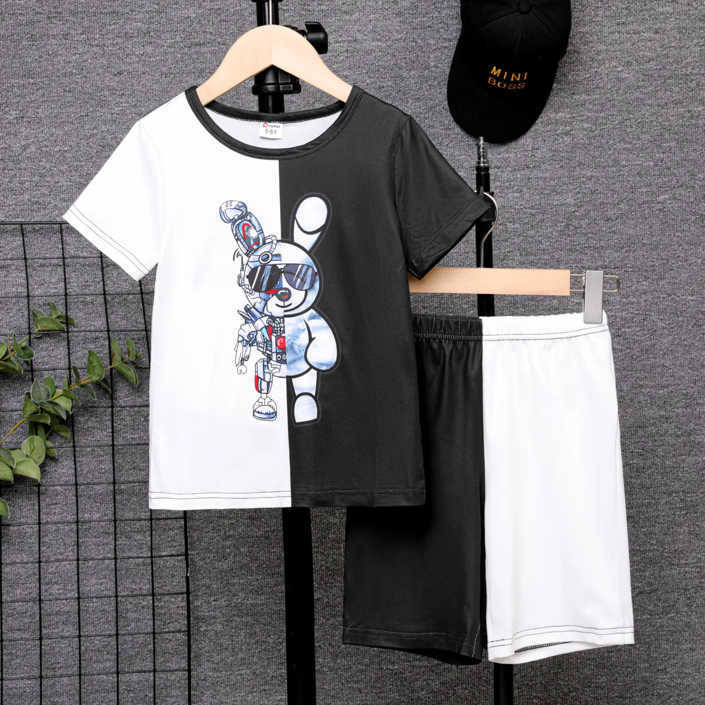 2pcs Kid Boy Robot Rabbit Print Two Tone Colorblock Tee and Shorts Set   BlackandWhite big image 1