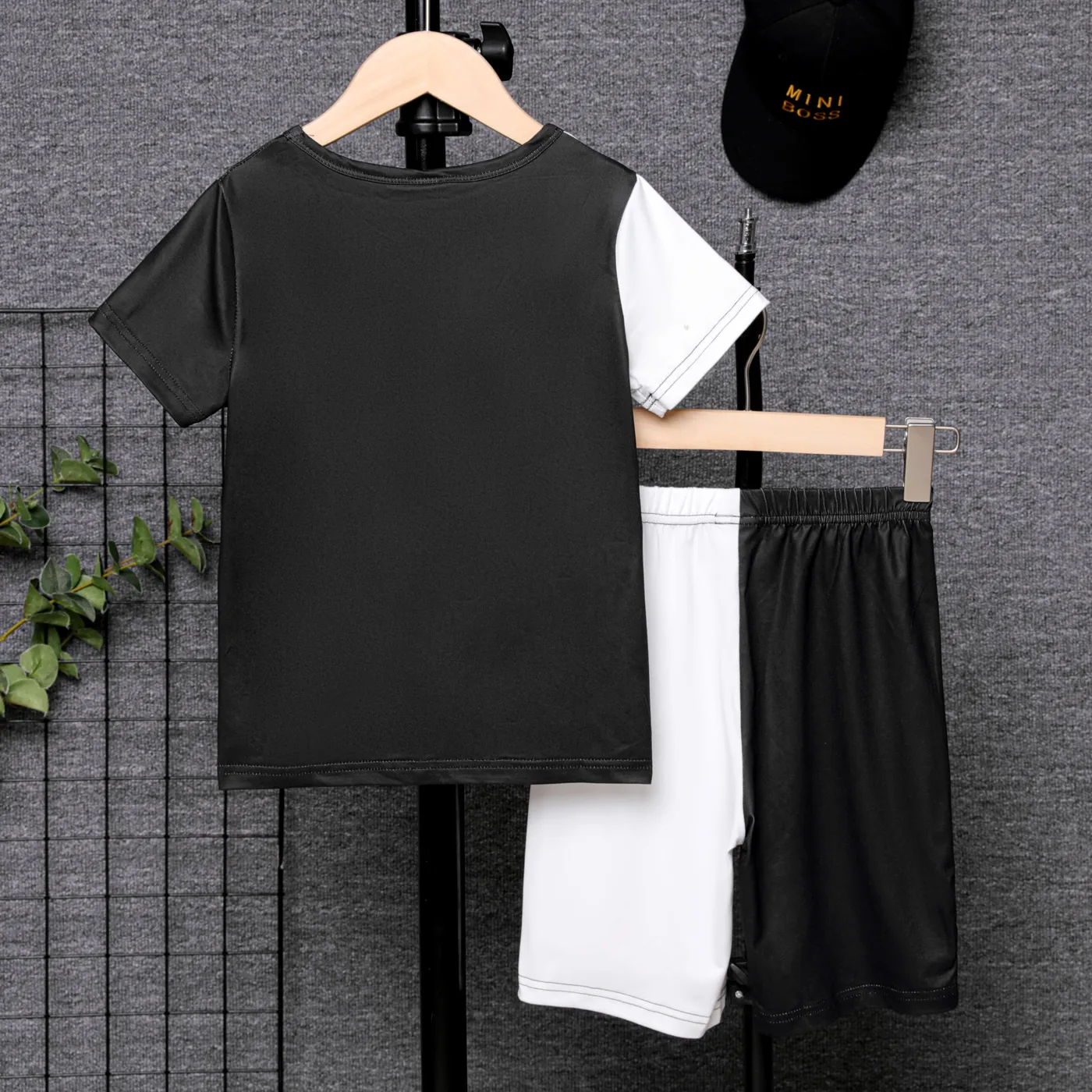 2pcs Kid Boy Robot Rabbit Print Two Tone Colorblock Tee and Shorts Set   BlackandWhite image 2
