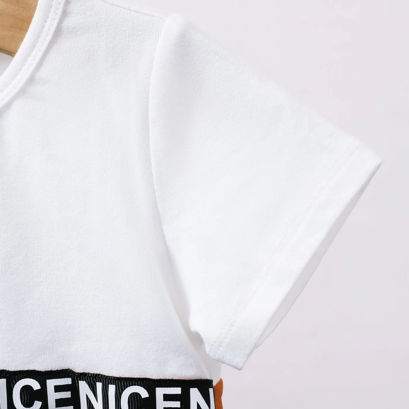 2pcs Baby Boy Cotton Letter Design Colorblock Short-sleeve Tee & Shorts Set ColorBlock image 3