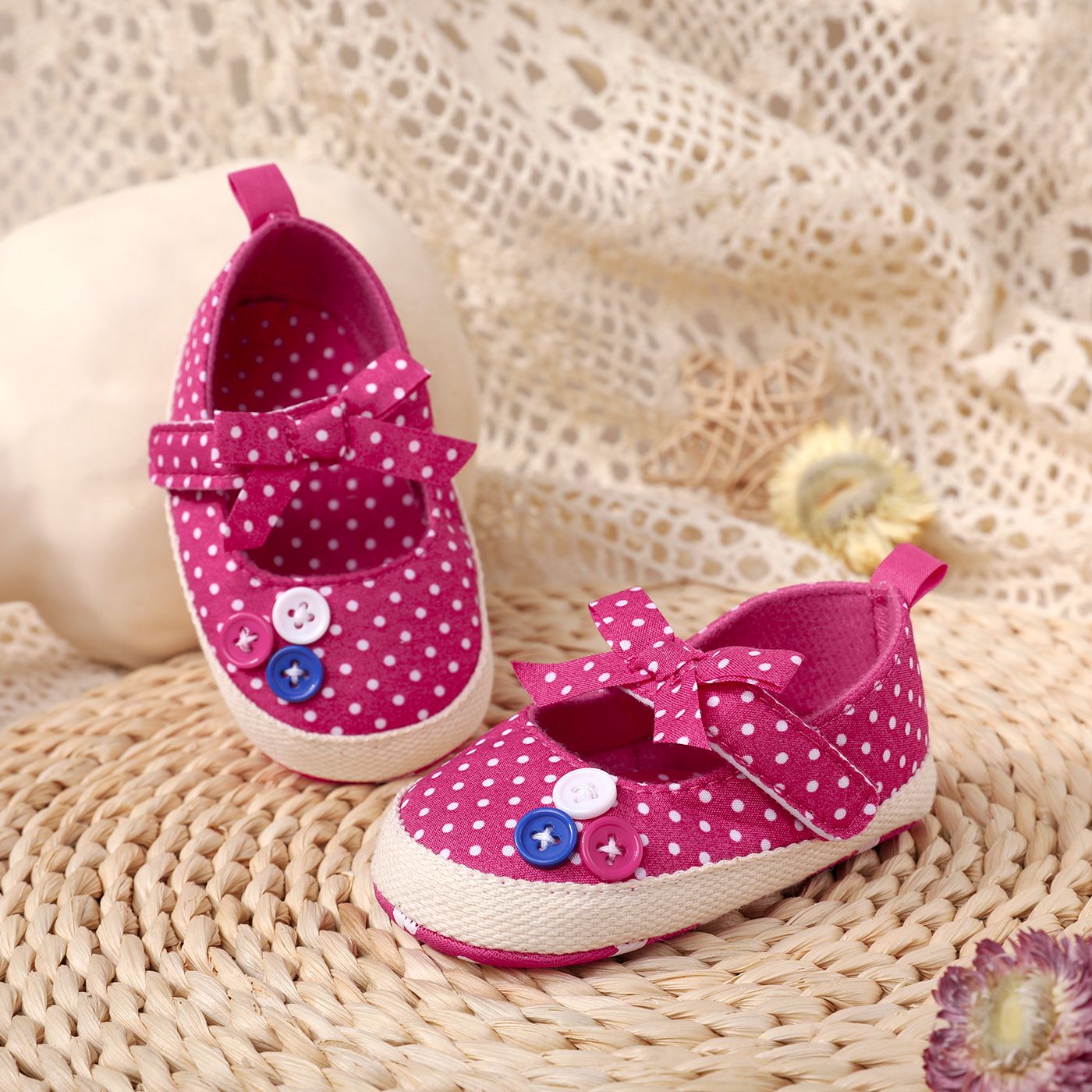 

Baby Bow & Buttons Decor Polka Dots Soft Sole Prewalker Shoes
