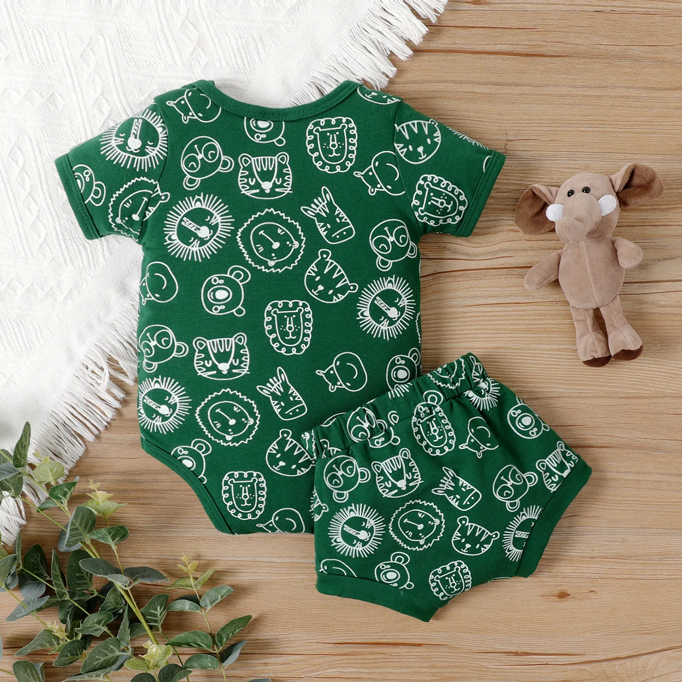 2pcs Baby Boy Allover Animal Print Bodysuit and Shorts Set Green image 2