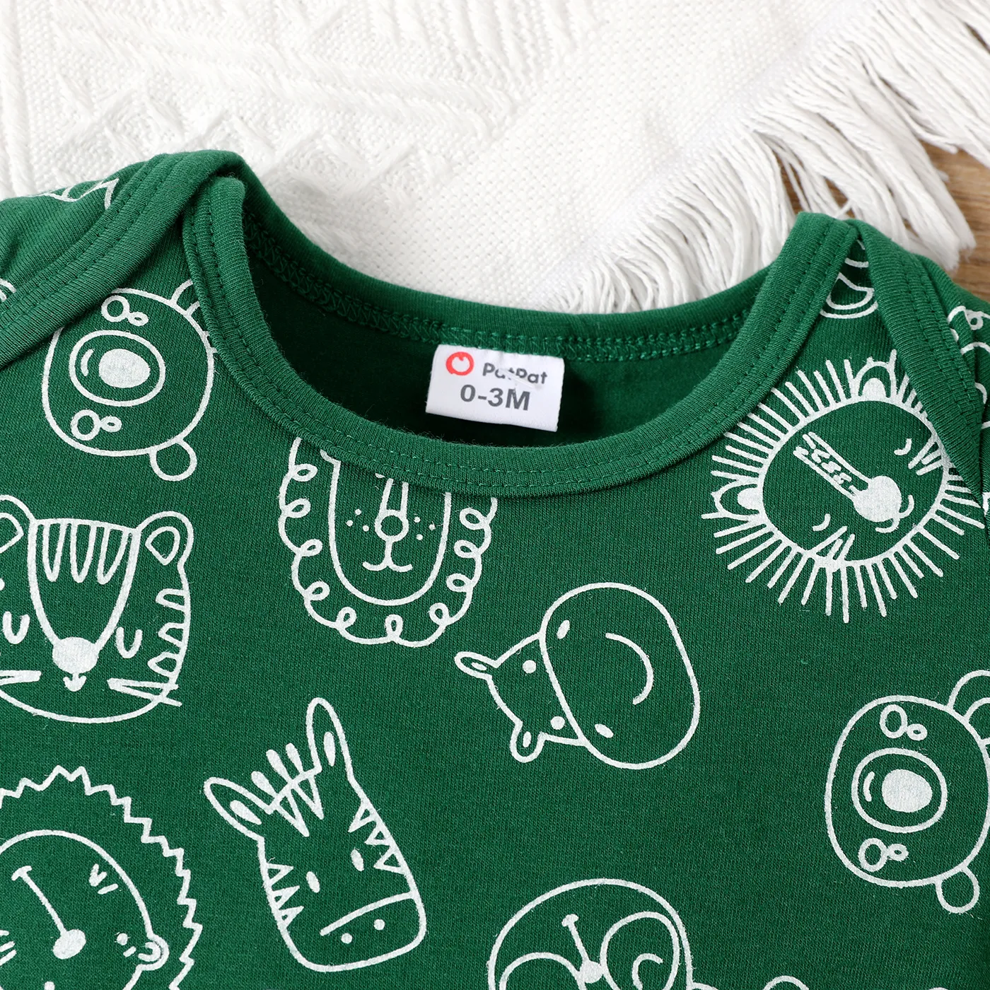 2pcs Baby Boy Allover Animal Print Bodysuit and Shorts Set Green image 5