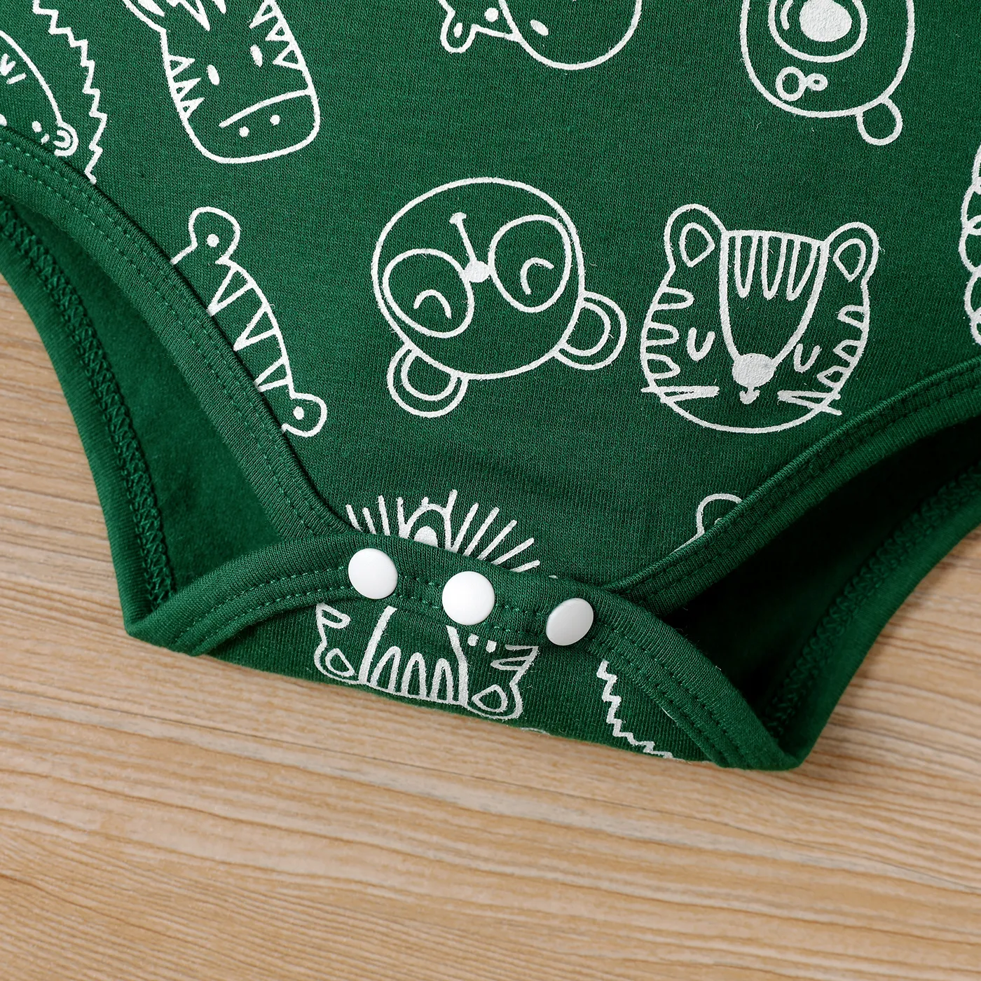 2pcs Baby Boy Allover Animal Print Bodysuit and Shorts Set Green image 4